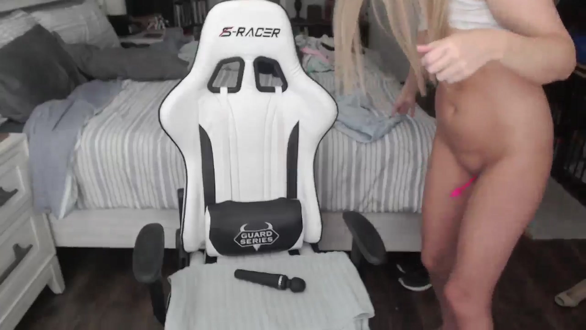 Gallery image thumbnail from ZenZoey's myfreecams stream on, 06/13/2025, 16:17 image 6 of 20