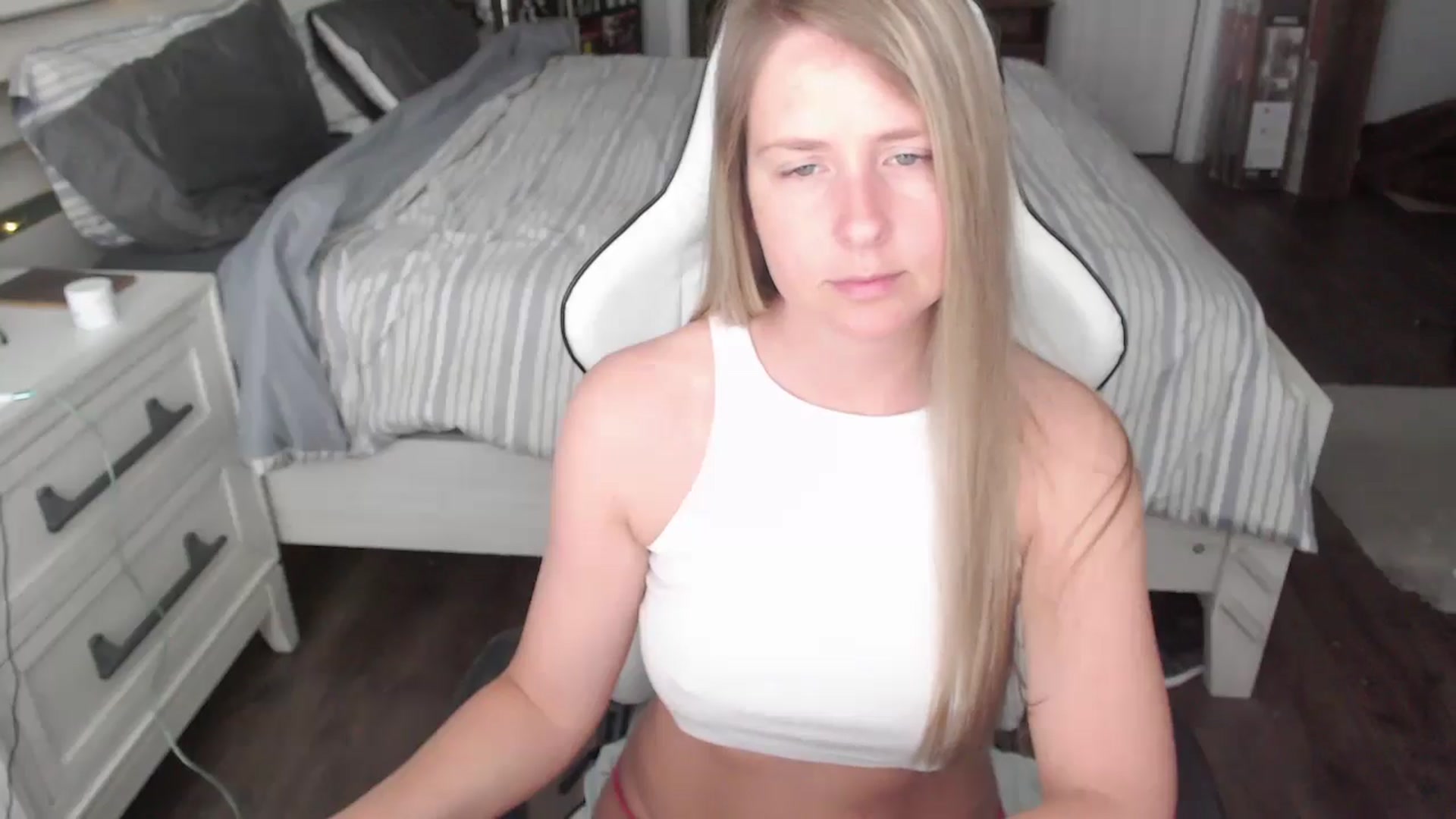 Gallery image thumbnail from ZenZoey's myfreecams stream on, 06/17/2025, 16:09 image 8 of 20