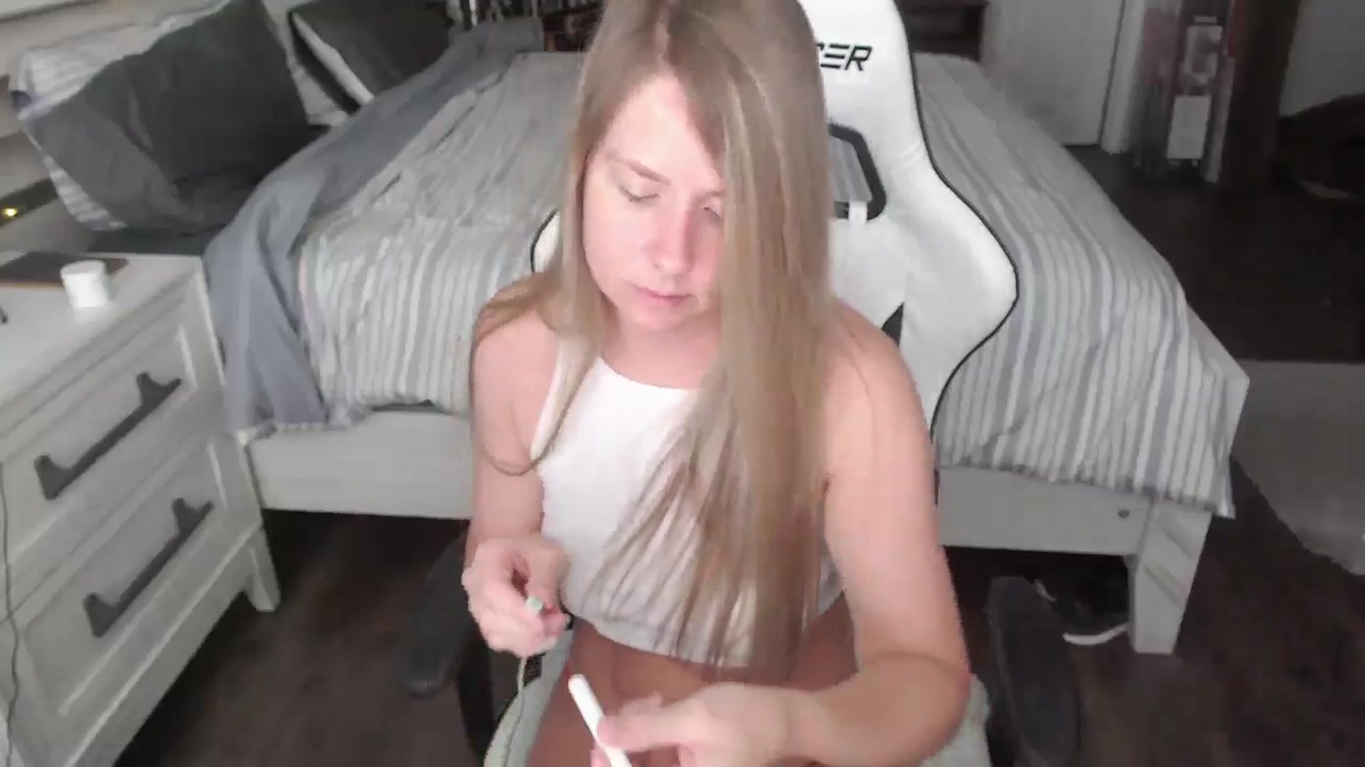 Gallery image thumbnail from ZenZoey's myfreecams stream on, 06/17/2025, 16:09 image 6 of 20
