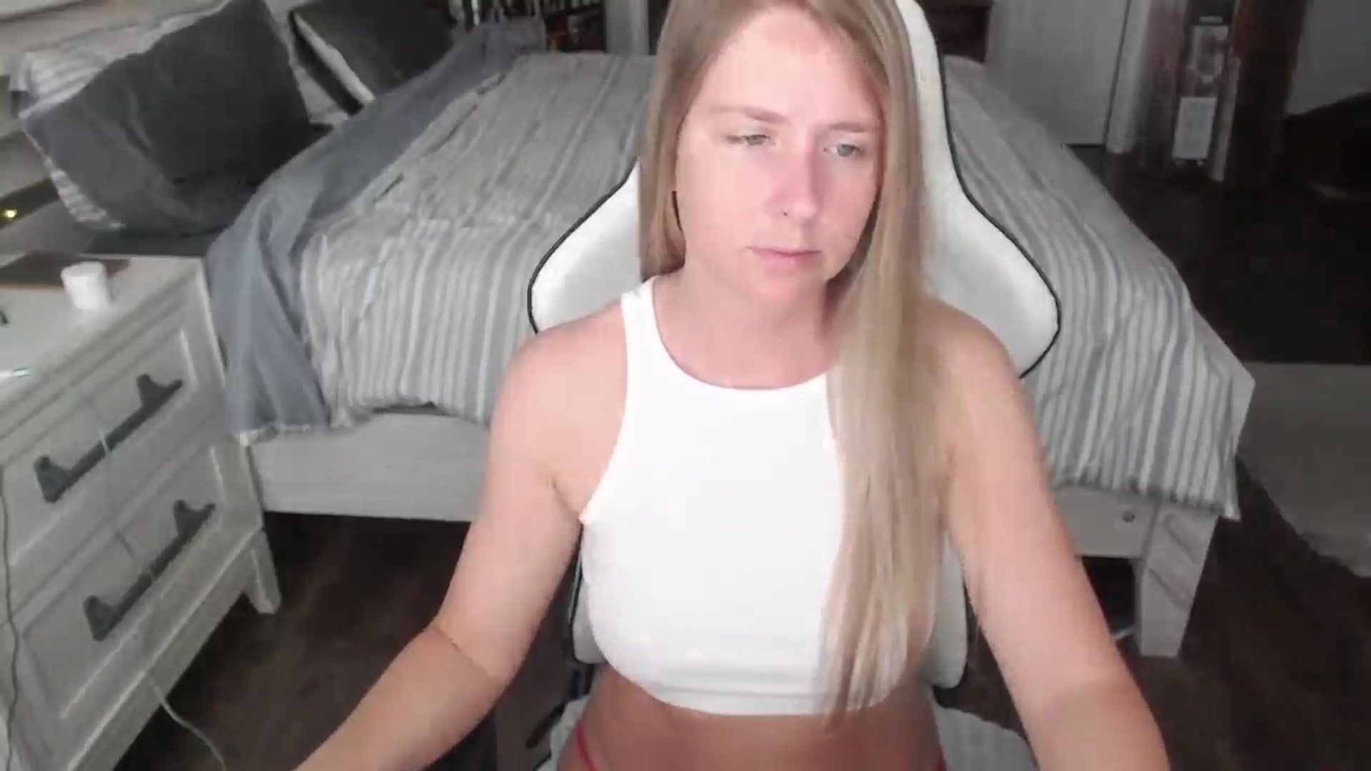 Gallery image thumbnail from ZenZoey's myfreecams stream on, 06/17/2025, 16:09 image 7 of 20