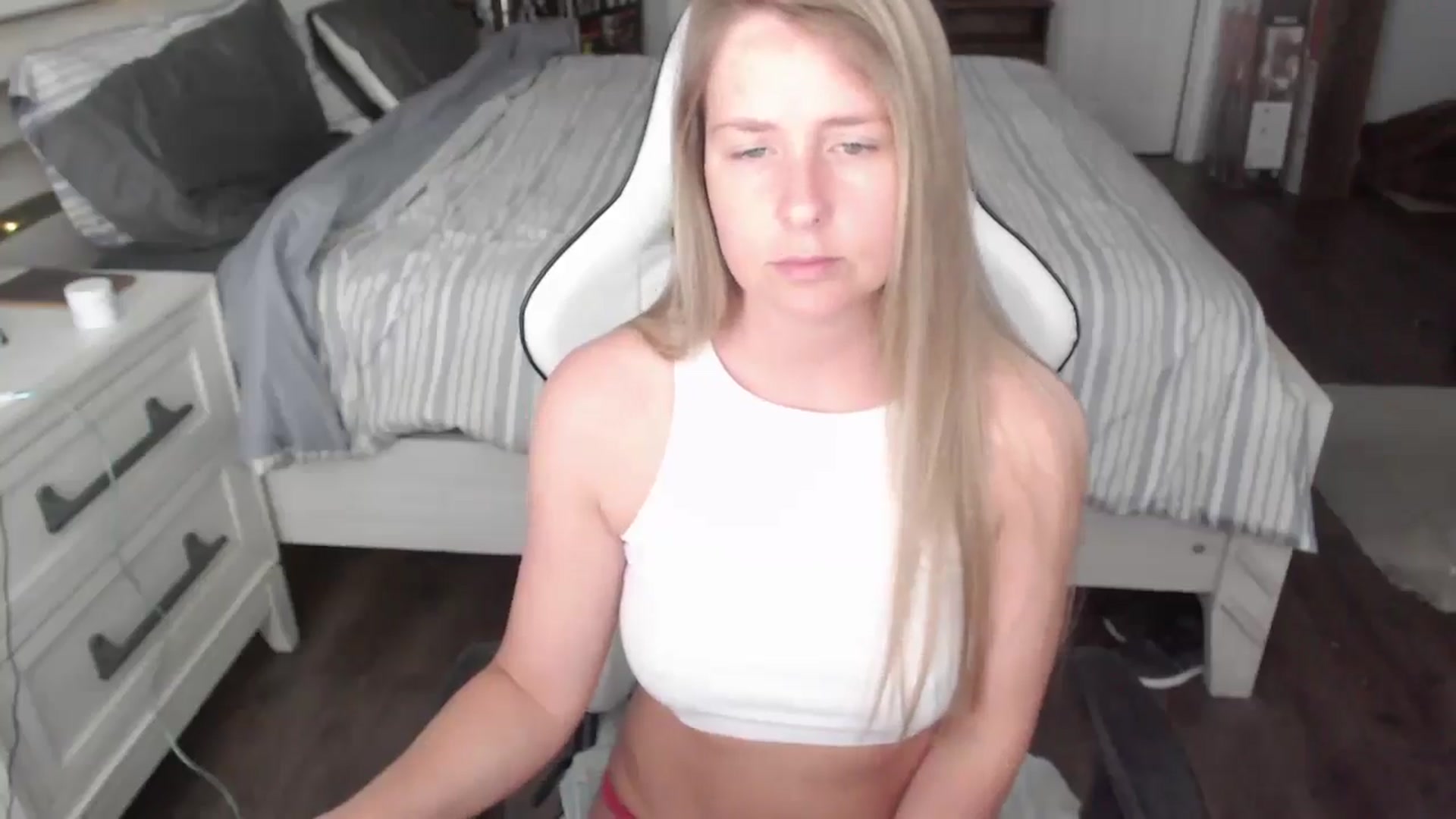 Gallery image thumbnail from ZenZoey's myfreecams stream on, 06/17/2025, 16:09 image 15 of 20