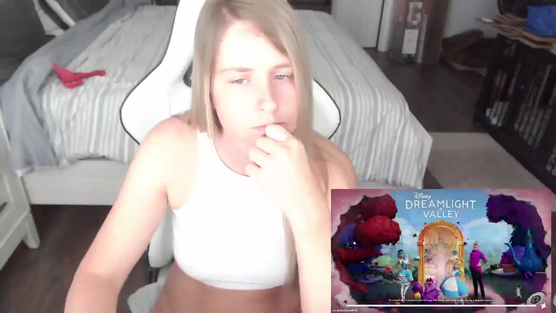 Gallery image thumbnail from ZenZoey's myfreecams stream on, 06/17/2025, 18:13 image 2 of 20