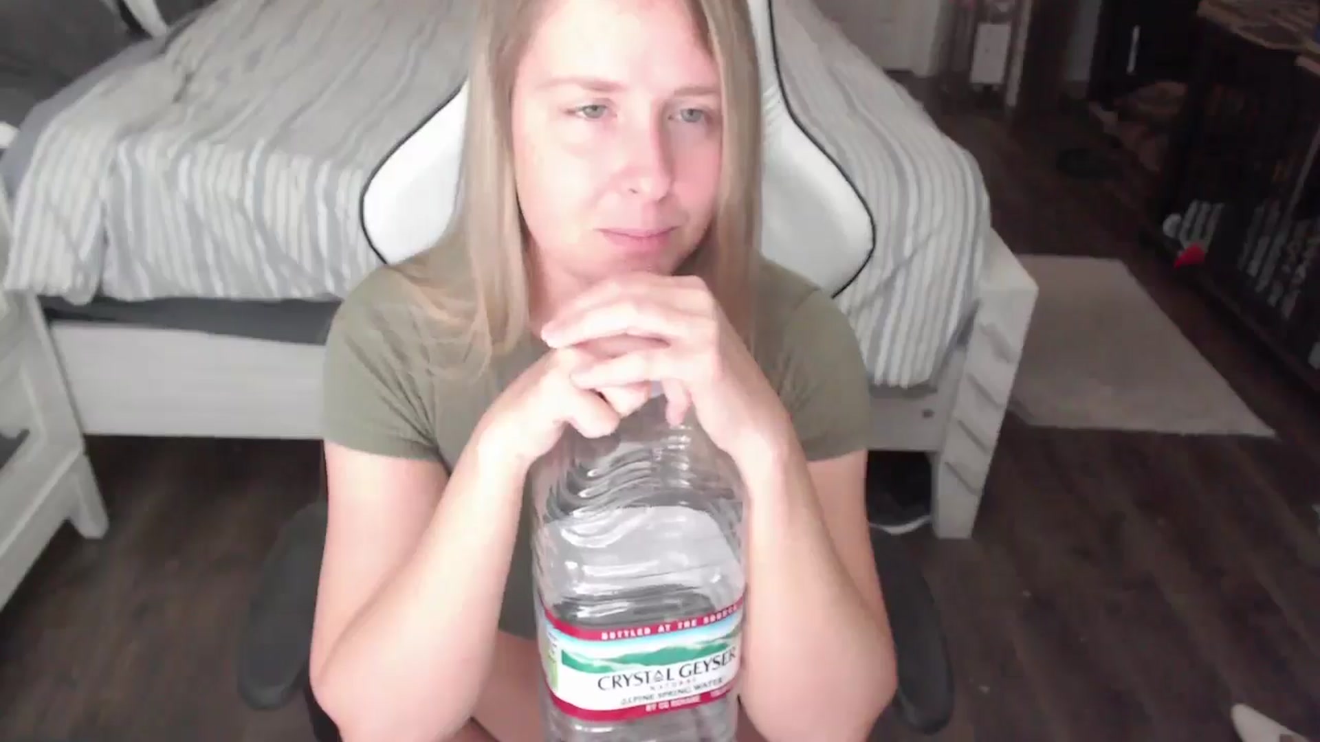 Gallery image thumbnail from ZenZoey's myfreecams stream on, 06/19/2025, 16:20 image 16 of 20