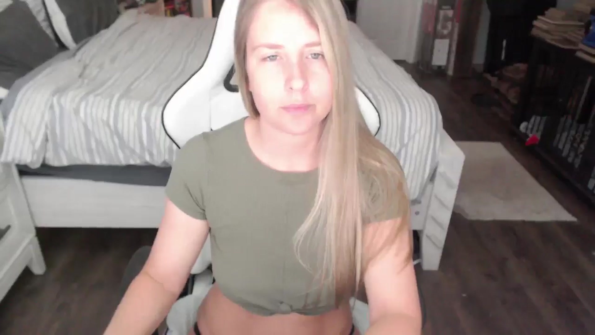 Gallery image thumbnail from ZenZoey's myfreecams stream on, 06/19/2025, 16:39 image 6 of 20