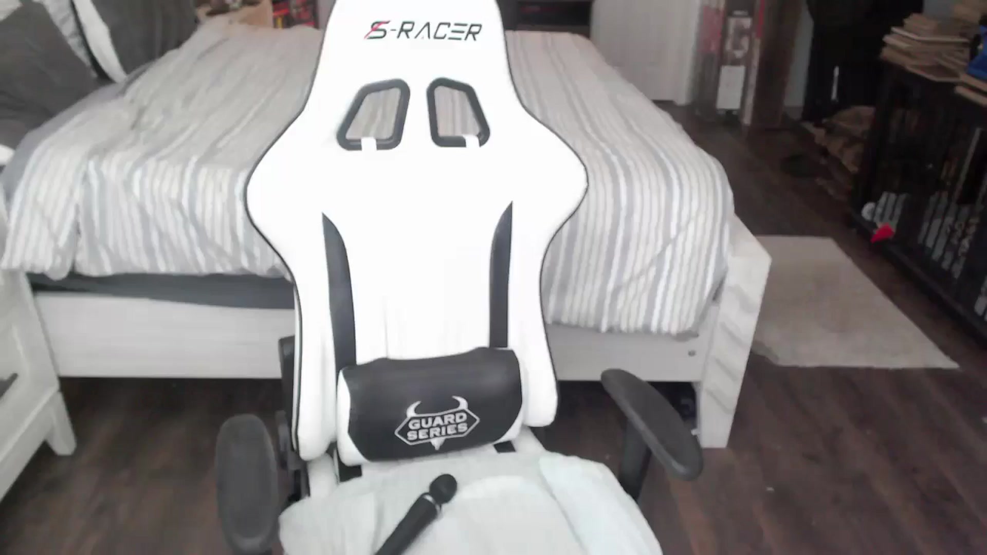 Gallery image thumbnail from ZenZoey's myfreecams stream on, 06/19/2025, 16:39 image 9 of 20