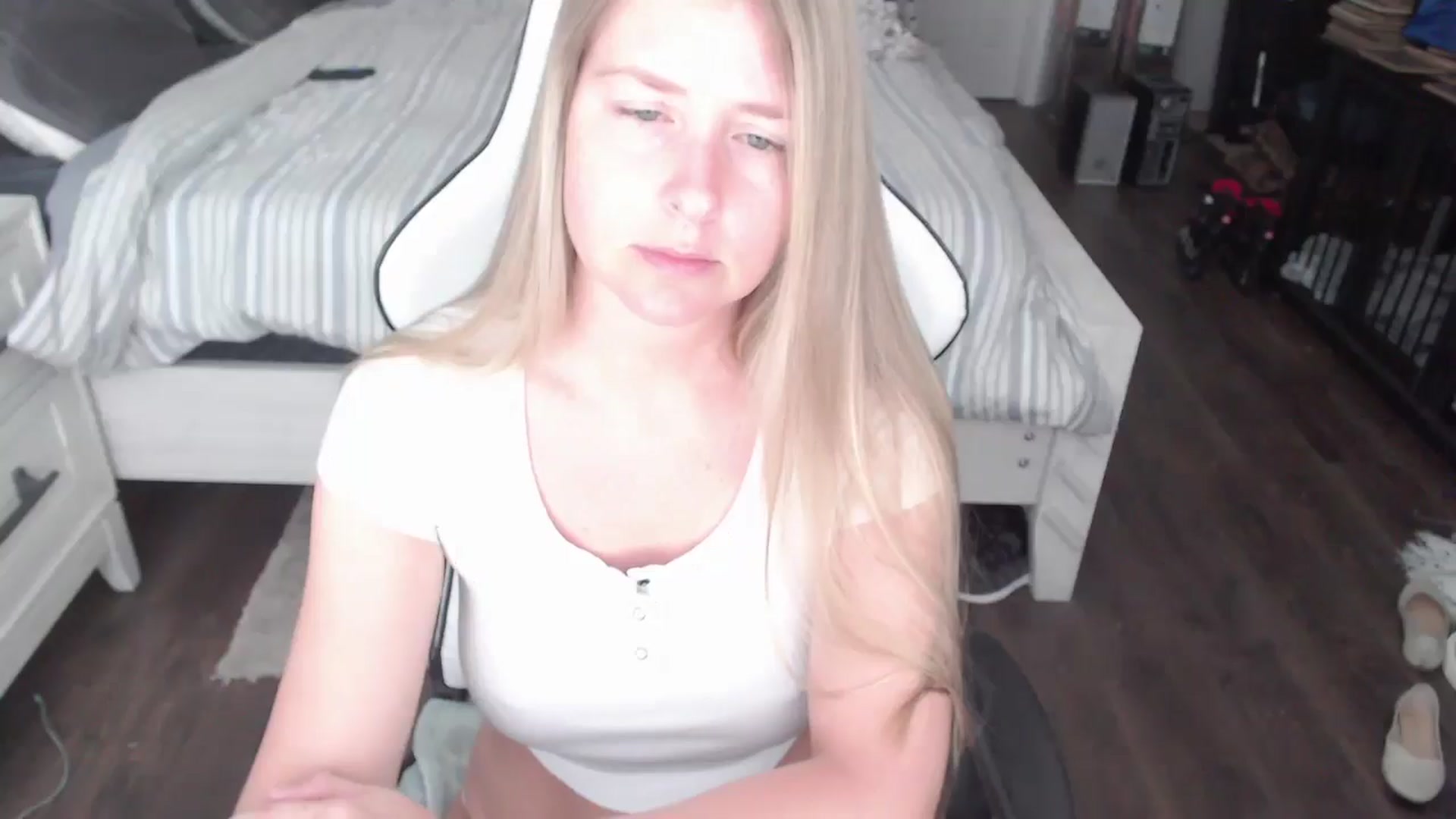 Gallery image thumbnail from ZenZoey's myfreecams stream on, 06/23/2025, 15:52 image 1 of 20