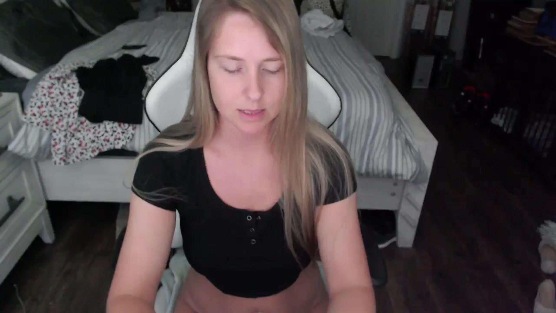 Gallery image thumbnail from ZenZoey's myfreecams stream on, 06/23/2025, 17:46 image 19 of 20