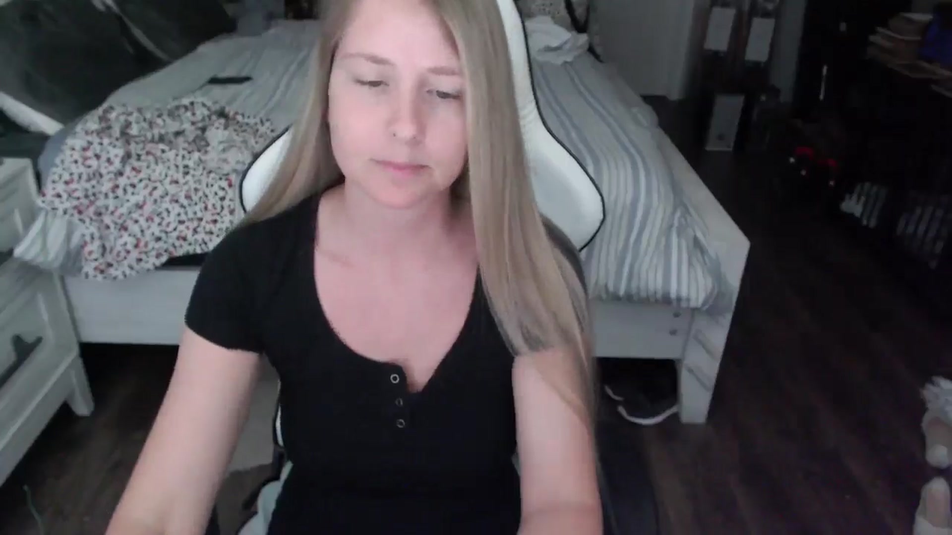 Gallery image thumbnail from ZenZoey's myfreecams stream on, 06/23/2025, 17:46 image 5 of 20