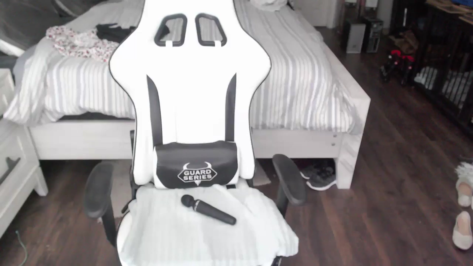 Gallery image thumbnail from ZenZoey's myfreecams stream on, 06/23/2025, 19:22 image 17 of 20