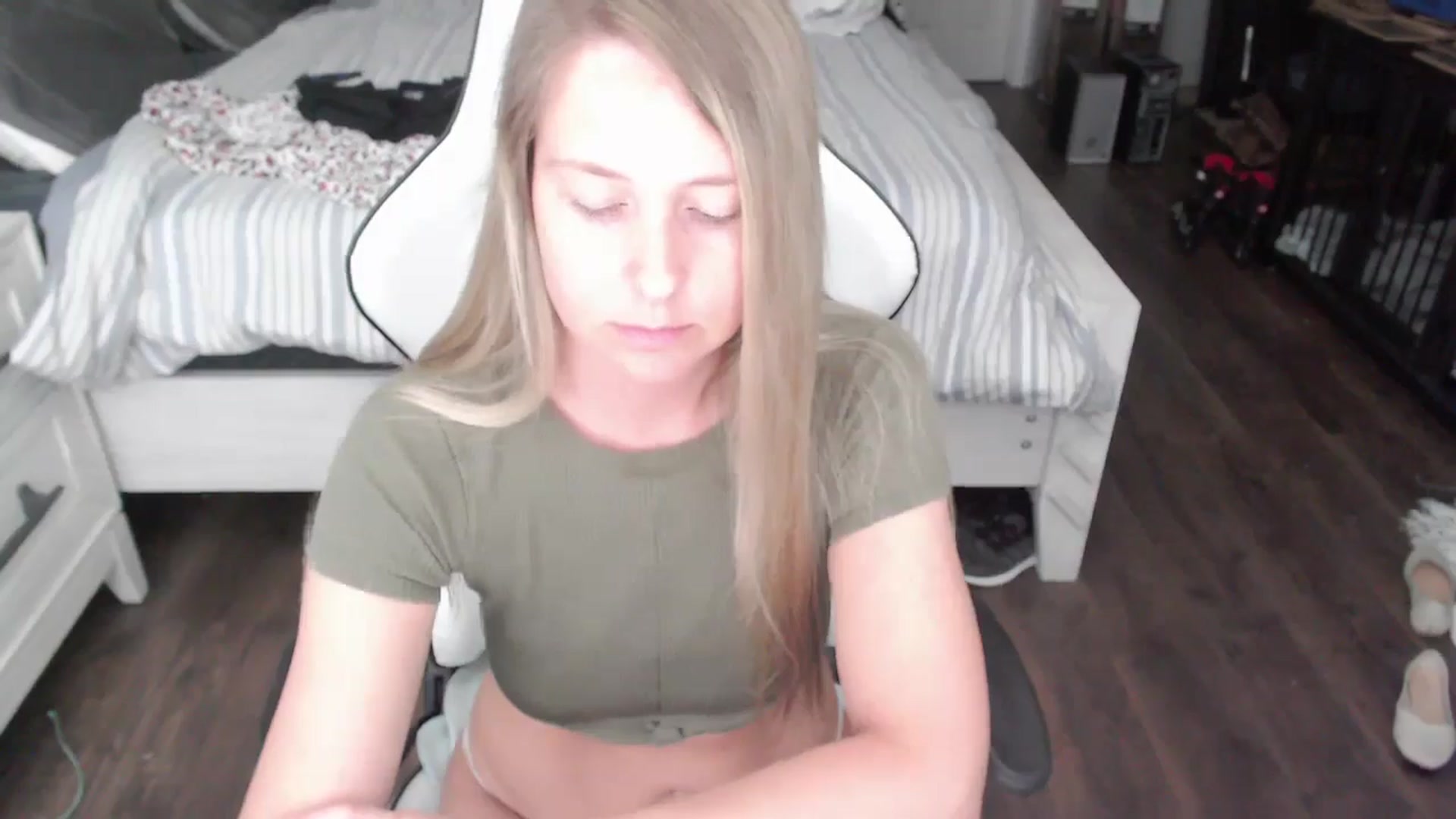 Gallery image thumbnail from ZenZoey's myfreecams stream on, 06/23/2025, 19:22 image 20 of 20