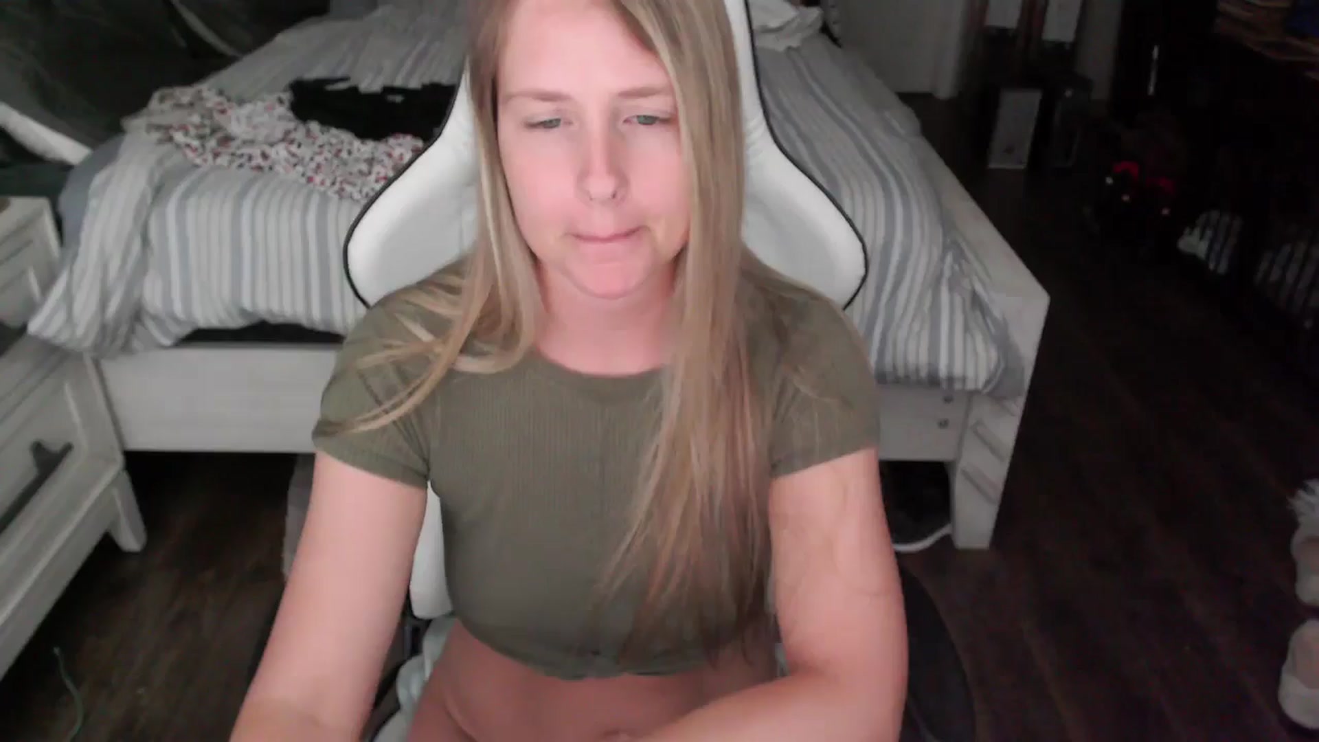 Gallery image thumbnail from ZenZoey's myfreecams stream on, 06/23/2025, 19:51 image 19 of 20