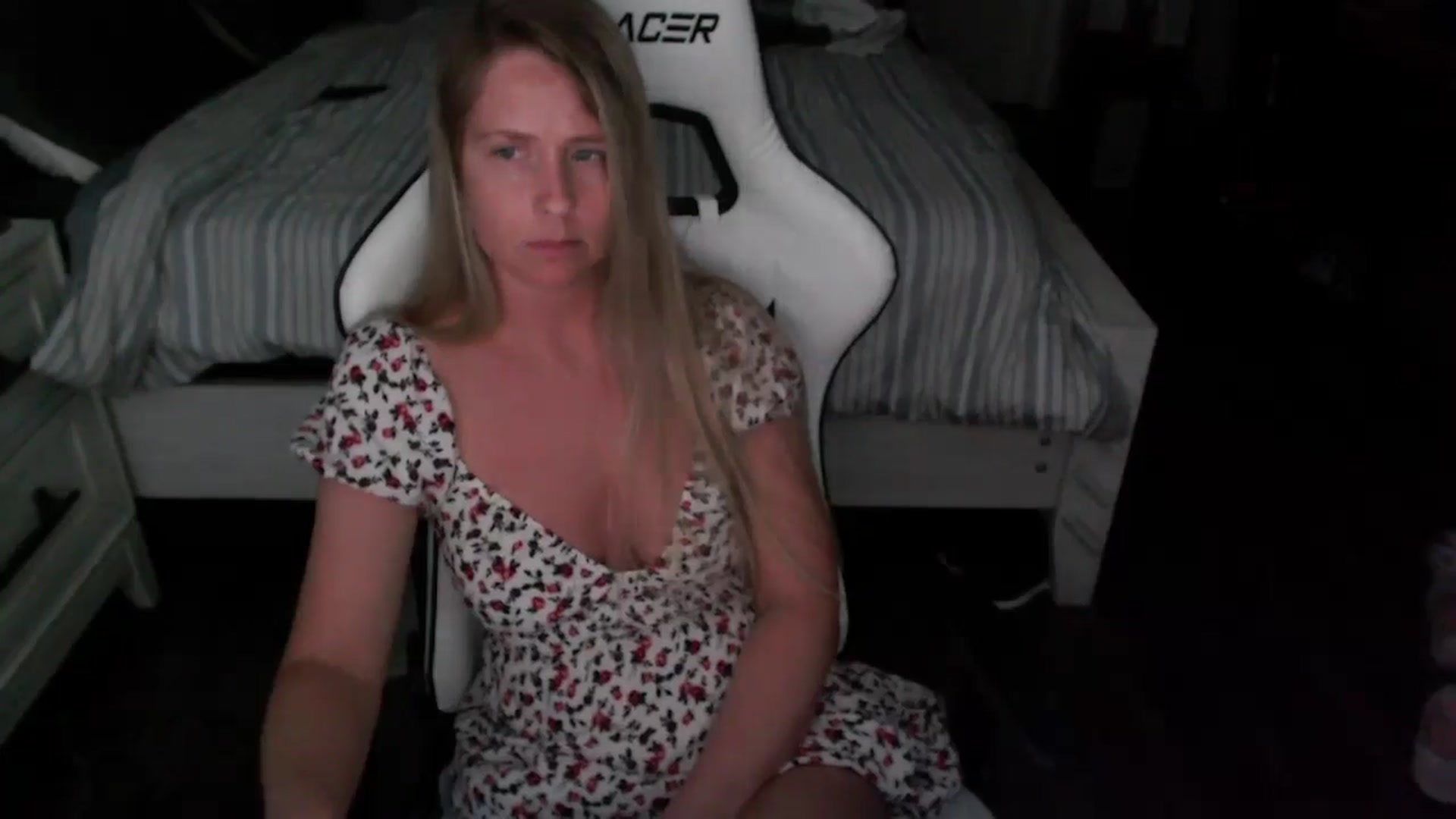 Gallery image thumbnail from ZenZoey's myfreecams stream on, 06/23/2025, 20:15 image 19 of 20