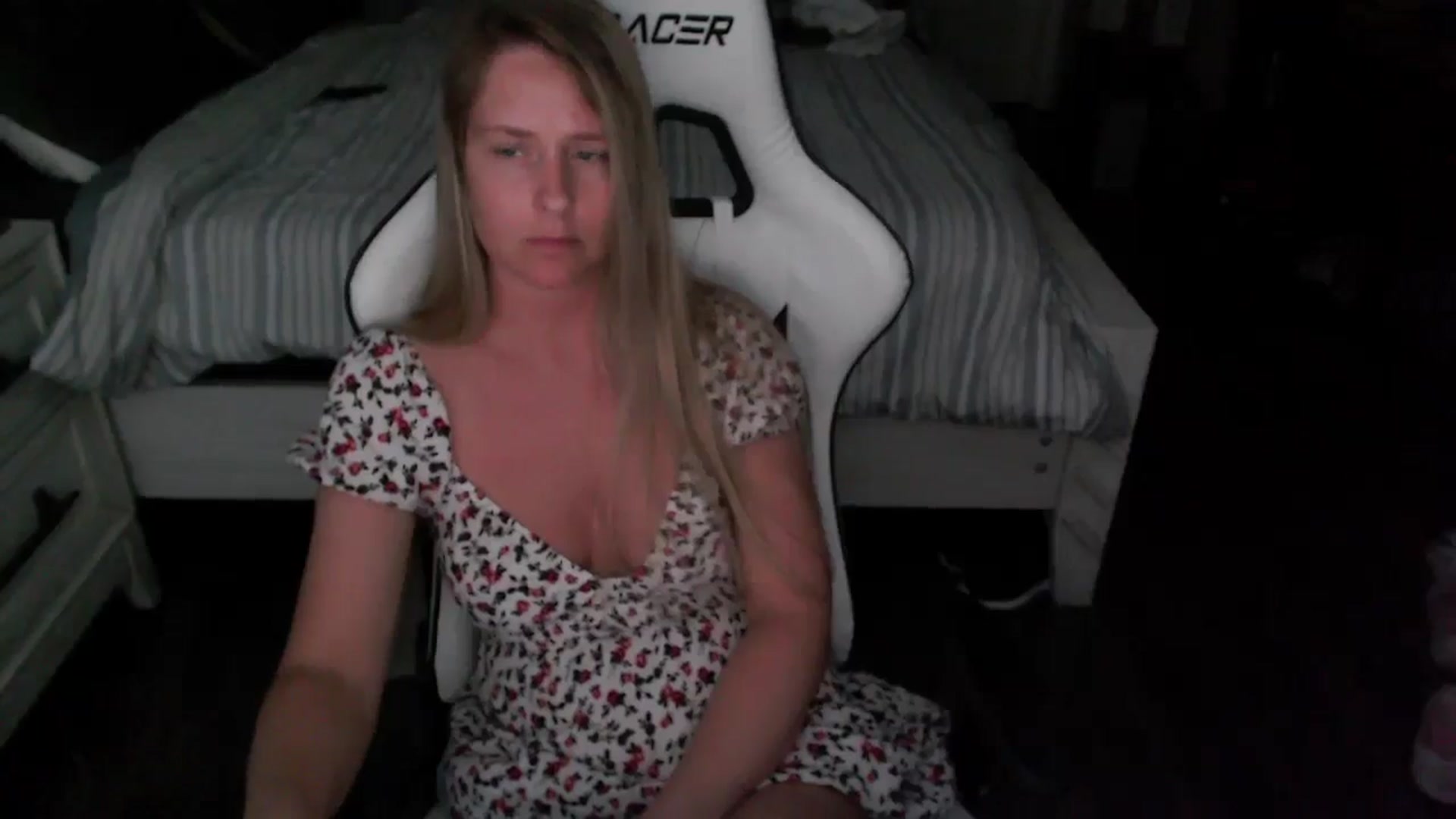 Gallery image thumbnail from ZenZoey's myfreecams stream on, 06/23/2025, 20:15 image 18 of 20