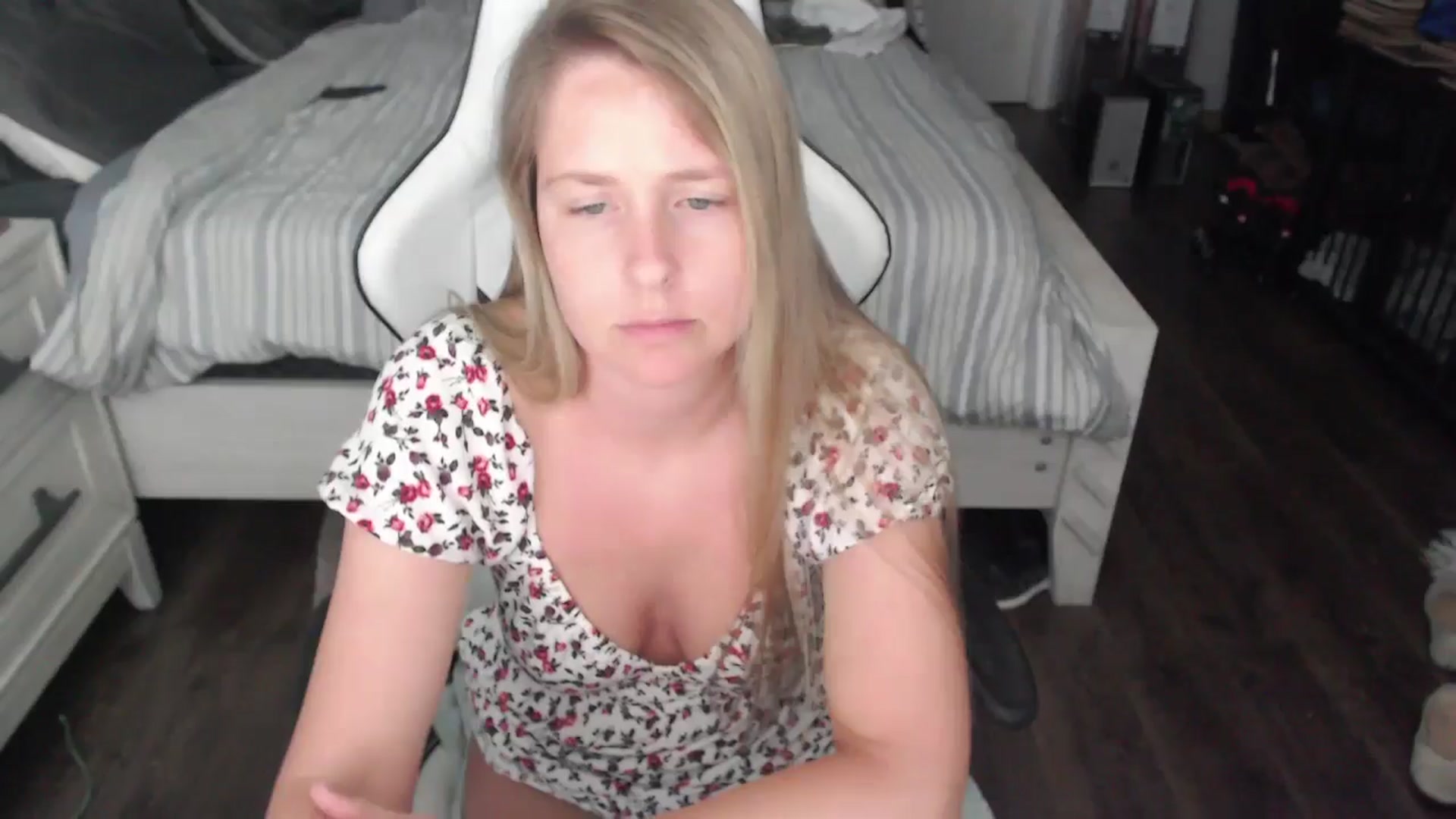 Gallery image thumbnail from ZenZoey's myfreecams stream on, 06/23/2025, 20:29 image 14 of 20