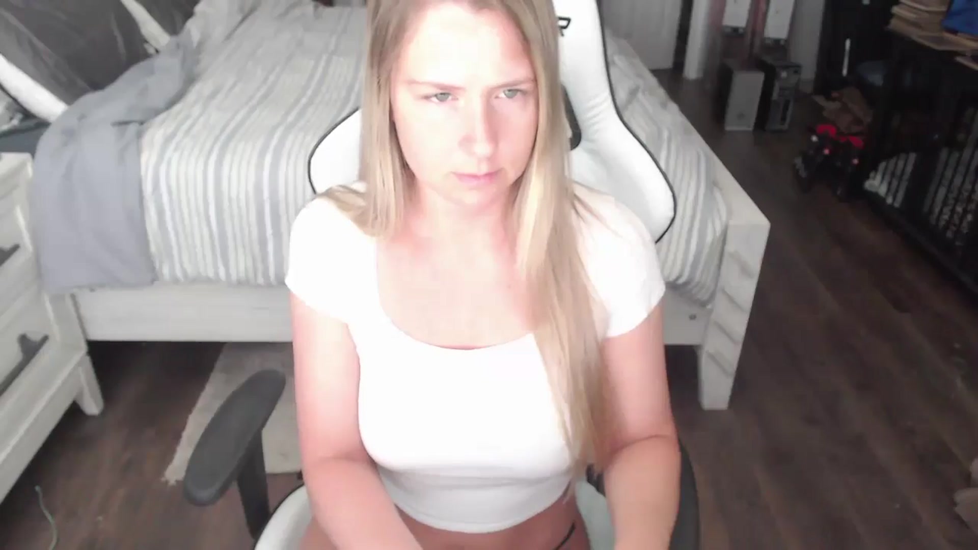 Gallery image thumbnail from ZenZoey's myfreecams stream on, 06/24/2025, 15:50 image 20 of 20
