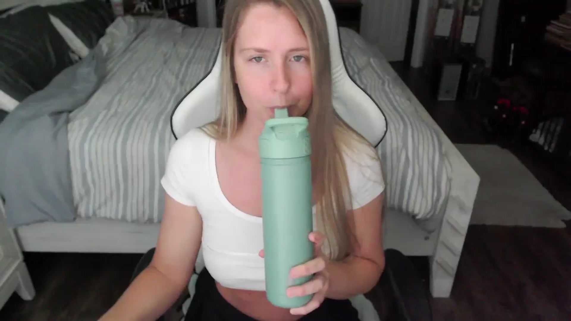 Gallery image thumbnail from ZenZoey's myfreecams stream on, 06/24/2025, 17:52 image 17 of 20