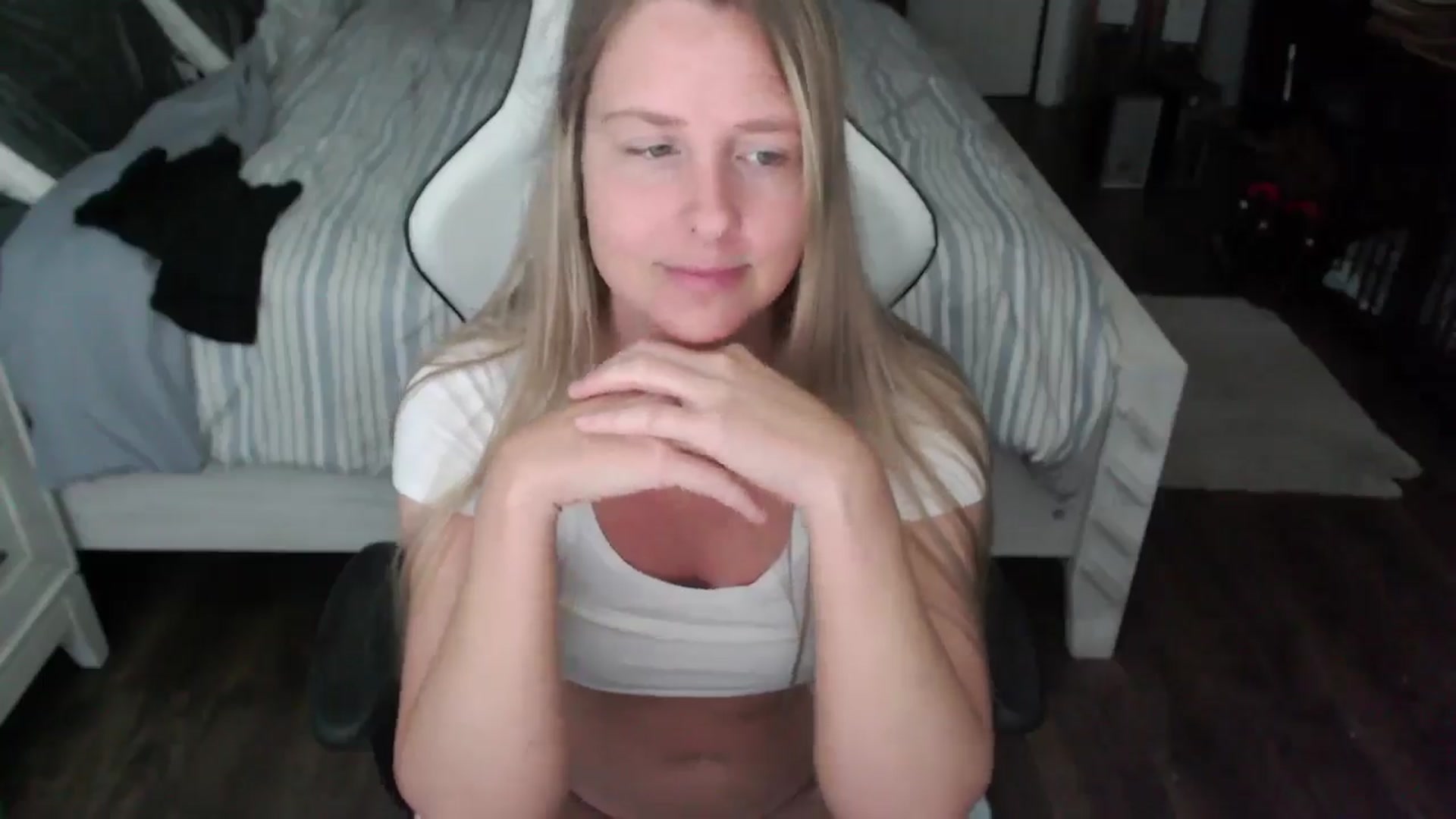 Gallery image thumbnail from ZenZoey's myfreecams stream on, 06/24/2025, 18:41 image 5 of 20