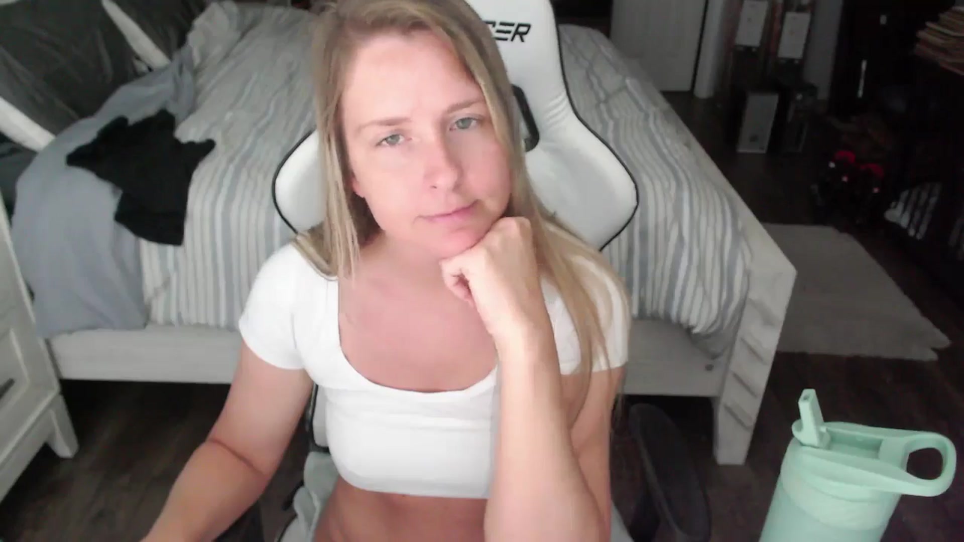 Gallery image thumbnail from ZenZoey's myfreecams stream on, 06/24/2025, 18:41 image 20 of 20