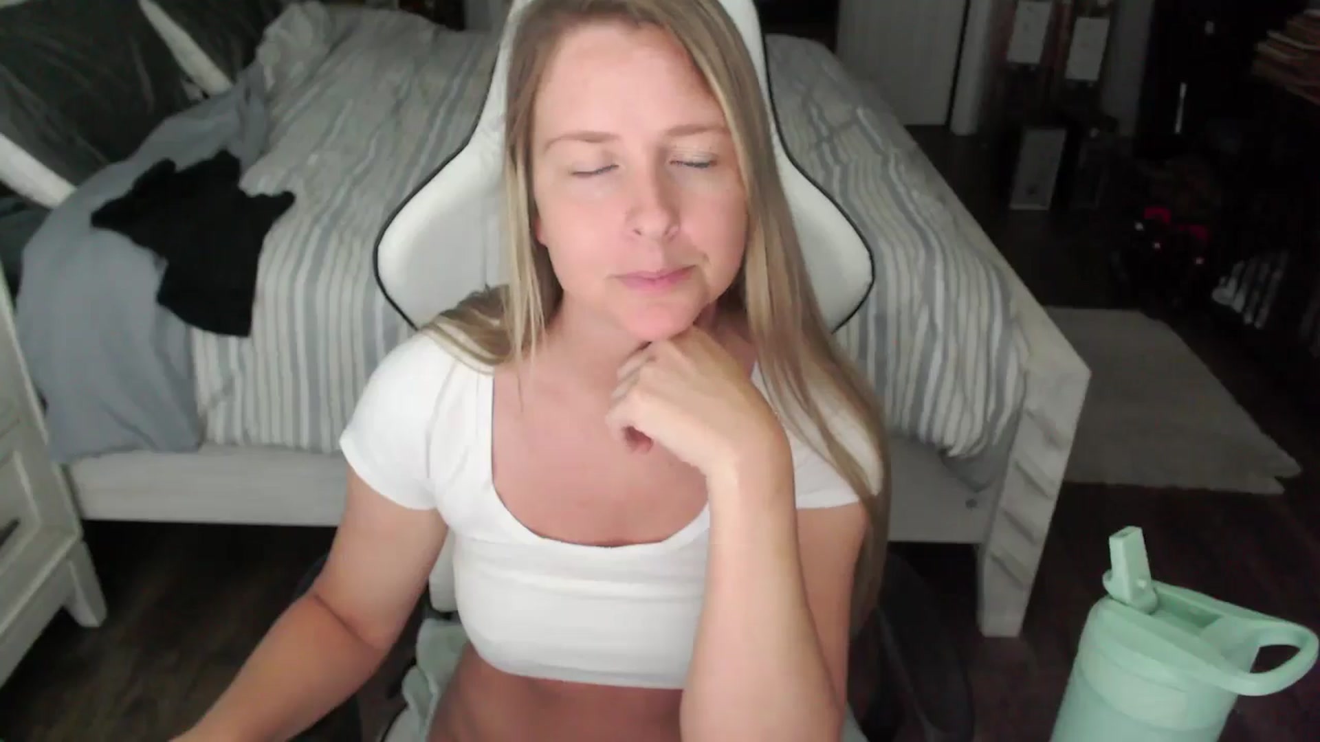 Gallery image thumbnail from ZenZoey's myfreecams stream on, 06/24/2025, 18:41 image 14 of 20
