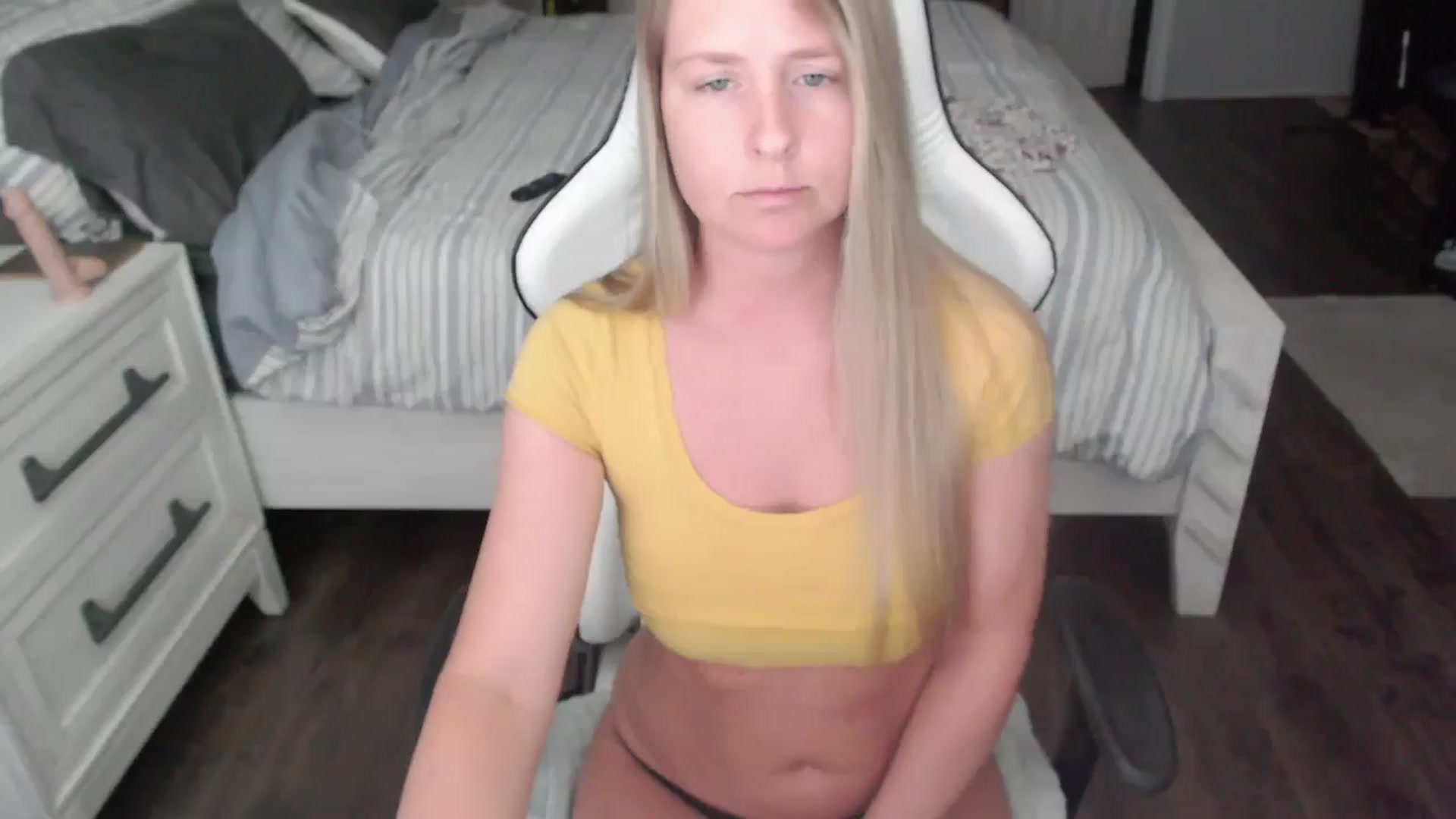 Gallery image thumbnail from ZenZoey's myfreecams stream on, 06/25/2025, 18:45 image 4 of 20