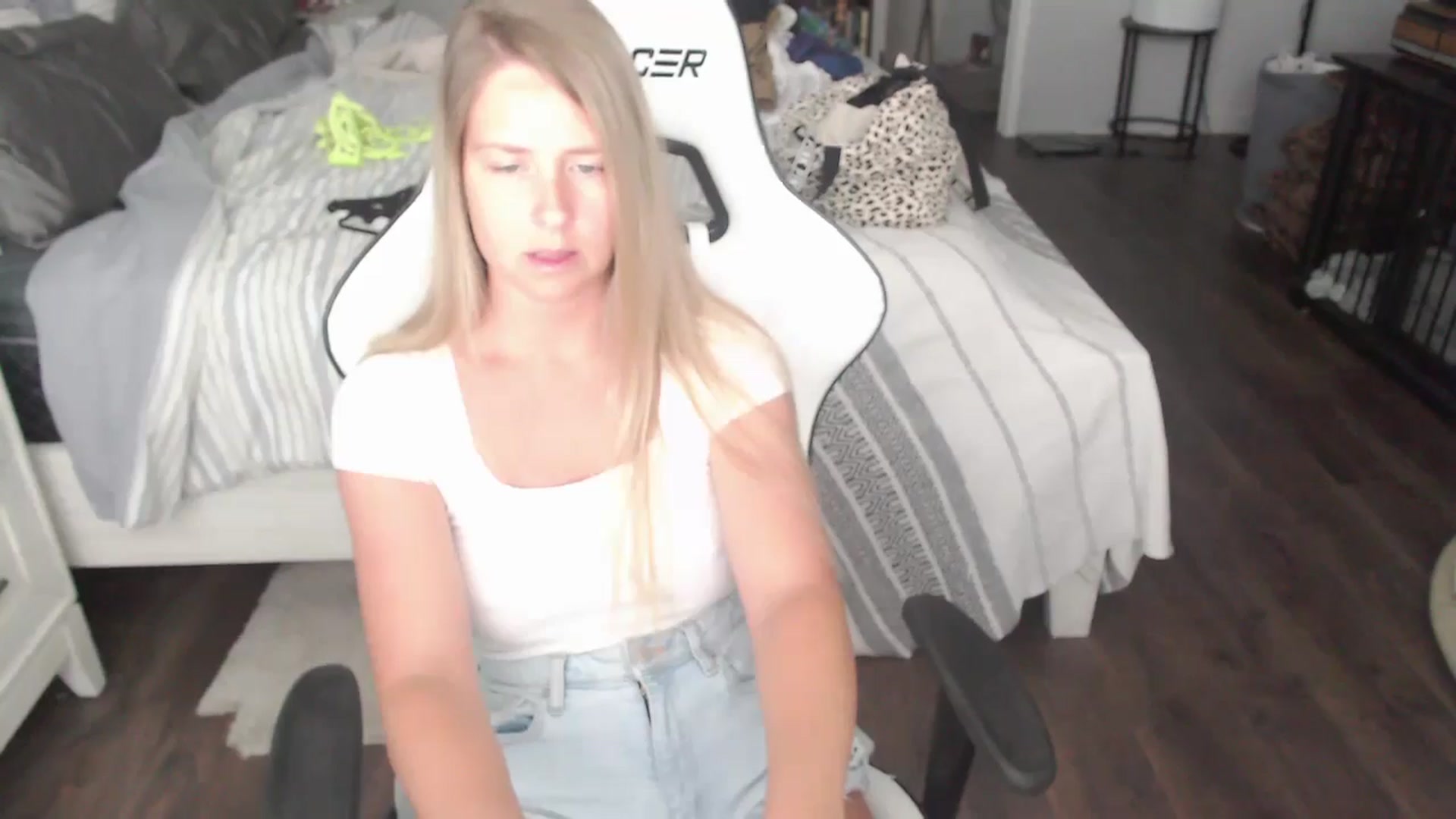 Gallery image thumbnail from ZenZoey's myfreecams stream on, 07/07/2025, 15:47 image 7 of 20