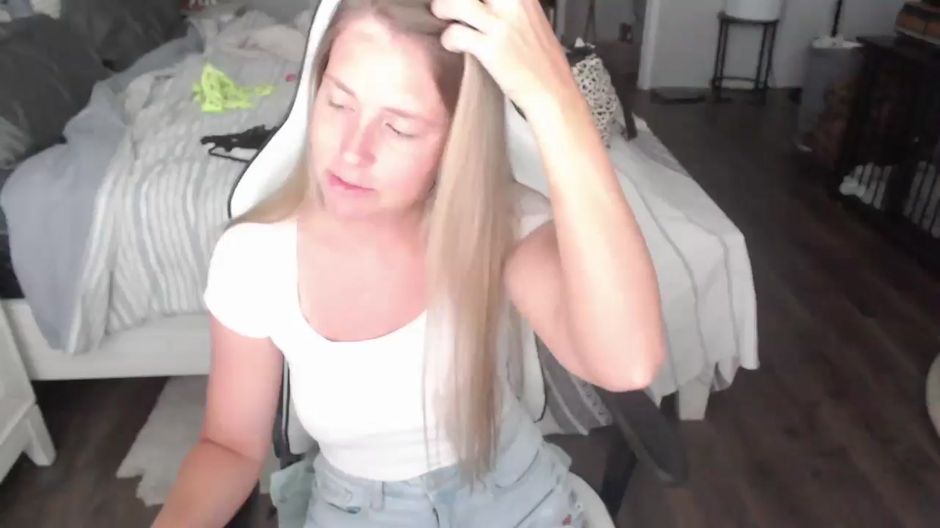 Gallery image thumbnail from ZenZoey's myfreecams stream on, 07/07/2025, 15:47 image 1 of 20