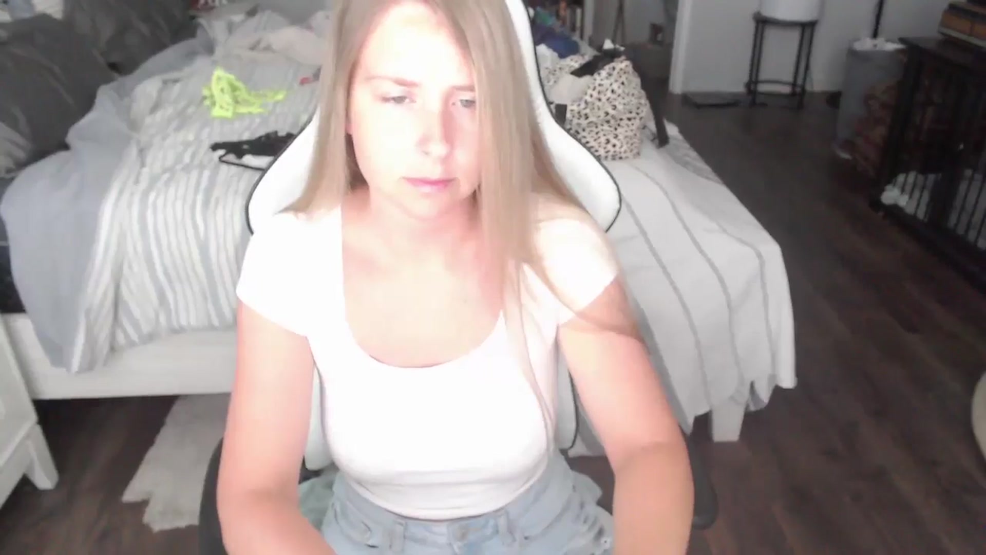 Gallery image thumbnail from ZenZoey's myfreecams stream on, 07/07/2025, 15:47 image 5 of 20