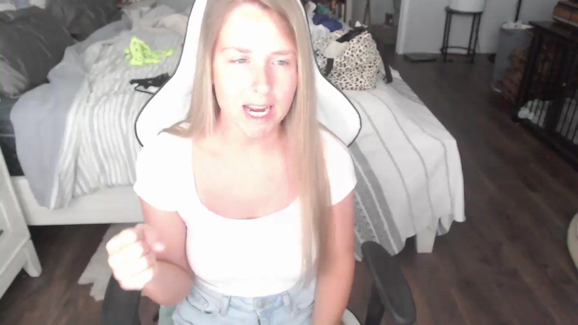Gallery image thumbnail from ZenZoey's myfreecams stream on, 07/07/2025, 15:47 image 10 of 20