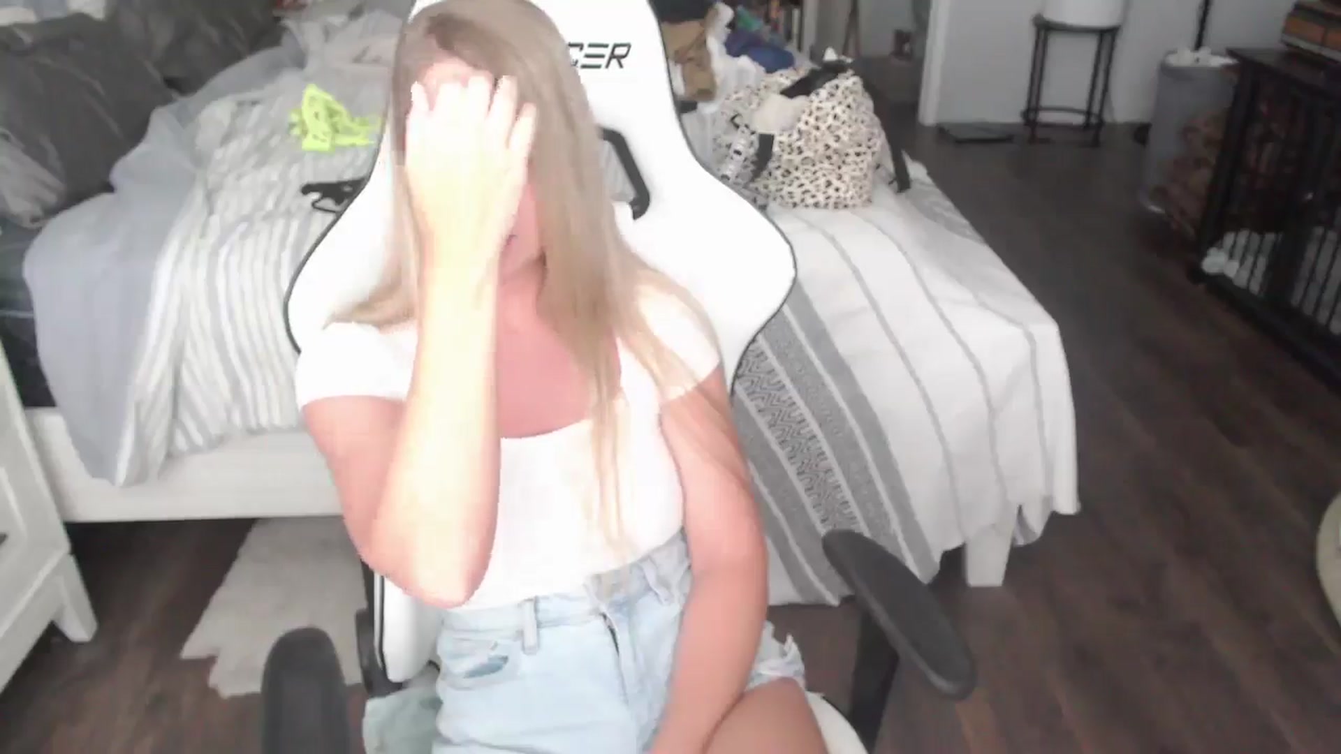 Gallery image thumbnail from ZenZoey's myfreecams stream on, 07/07/2025, 15:47 image 8 of 20