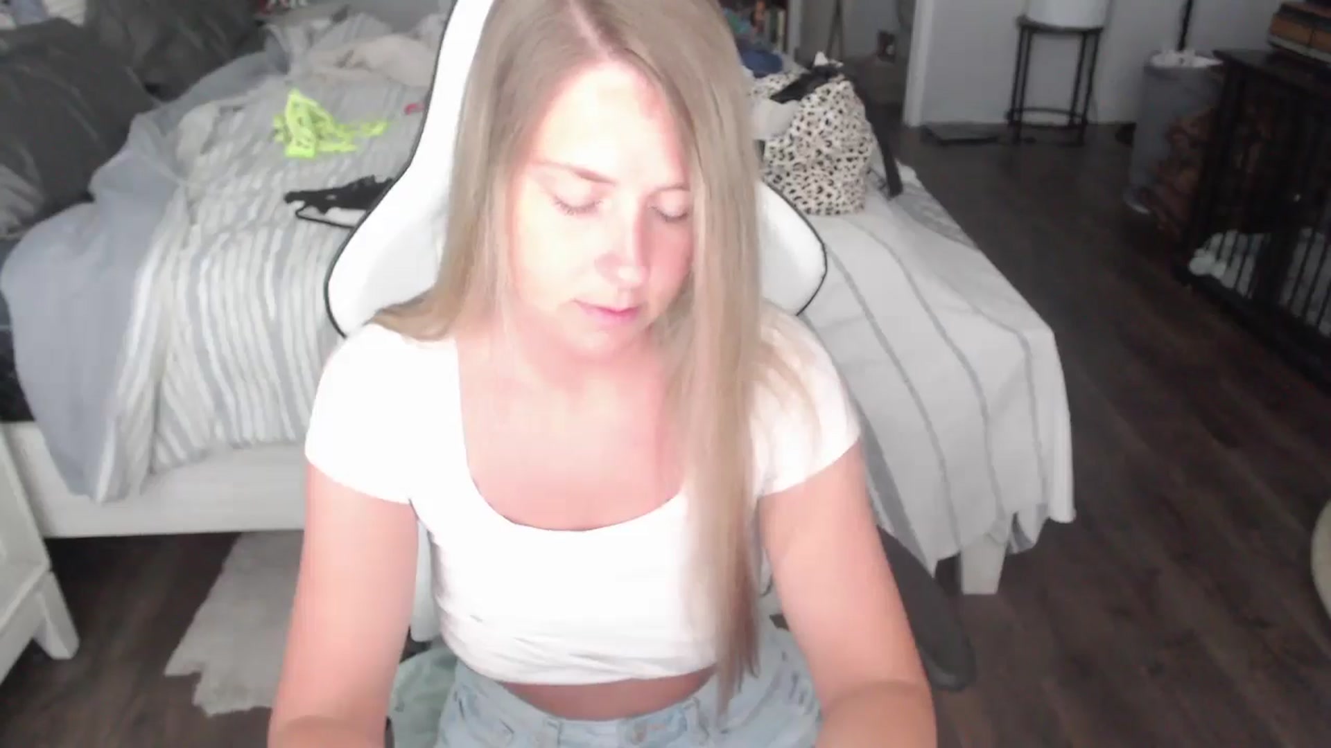 Gallery image thumbnail from ZenZoey's myfreecams stream on, 07/07/2025, 15:47 image 3 of 20