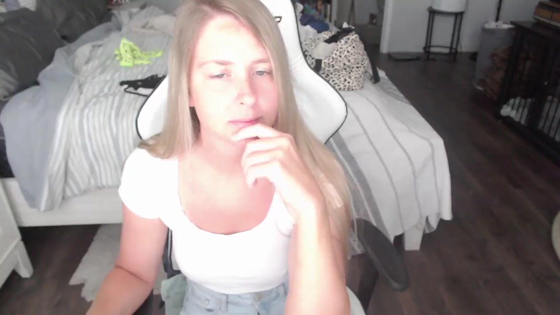 Gallery image thumbnail from ZenZoey's myfreecams stream on, 07/07/2025, 15:47 image 4 of 20