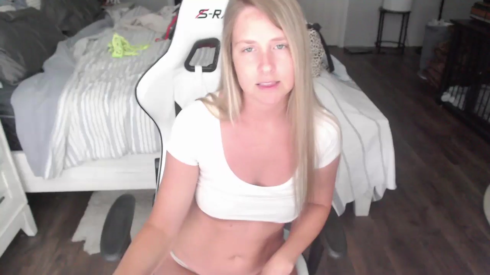 Gallery image thumbnail from ZenZoey's myfreecams stream on, 07/07/2025, 16:31 image 13 of 20
