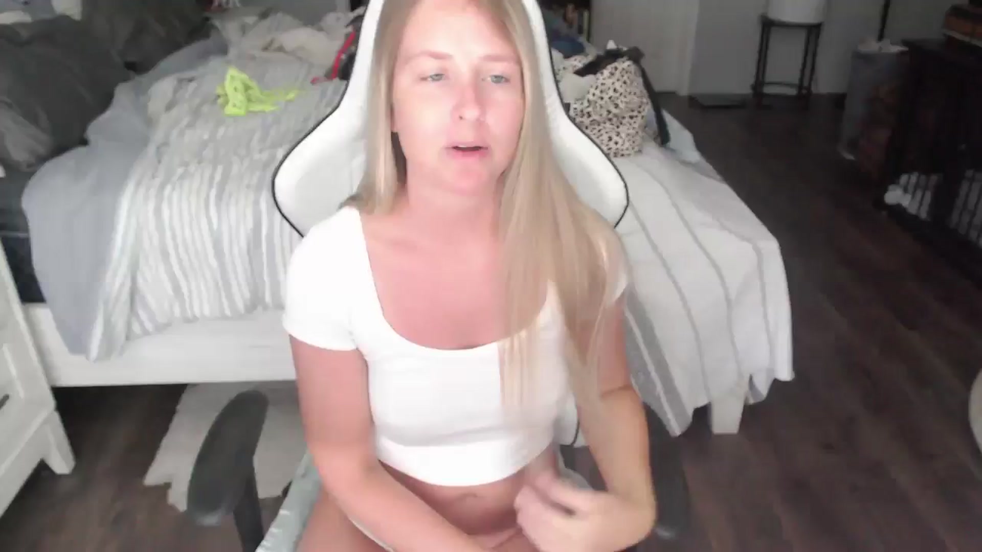 Gallery image thumbnail from ZenZoey's myfreecams stream on, 07/07/2025, 16:31 image 18 of 20