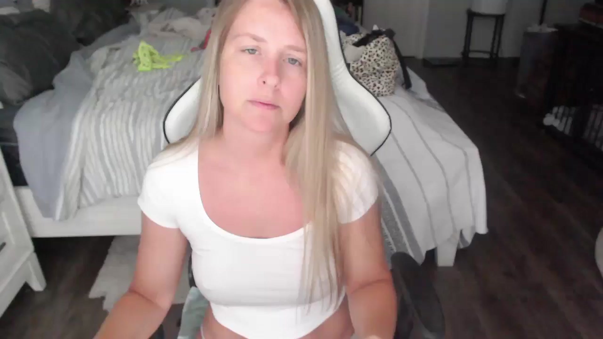 Gallery image thumbnail from ZenZoey's myfreecams stream on, 07/07/2025, 16:31 image 1 of 20