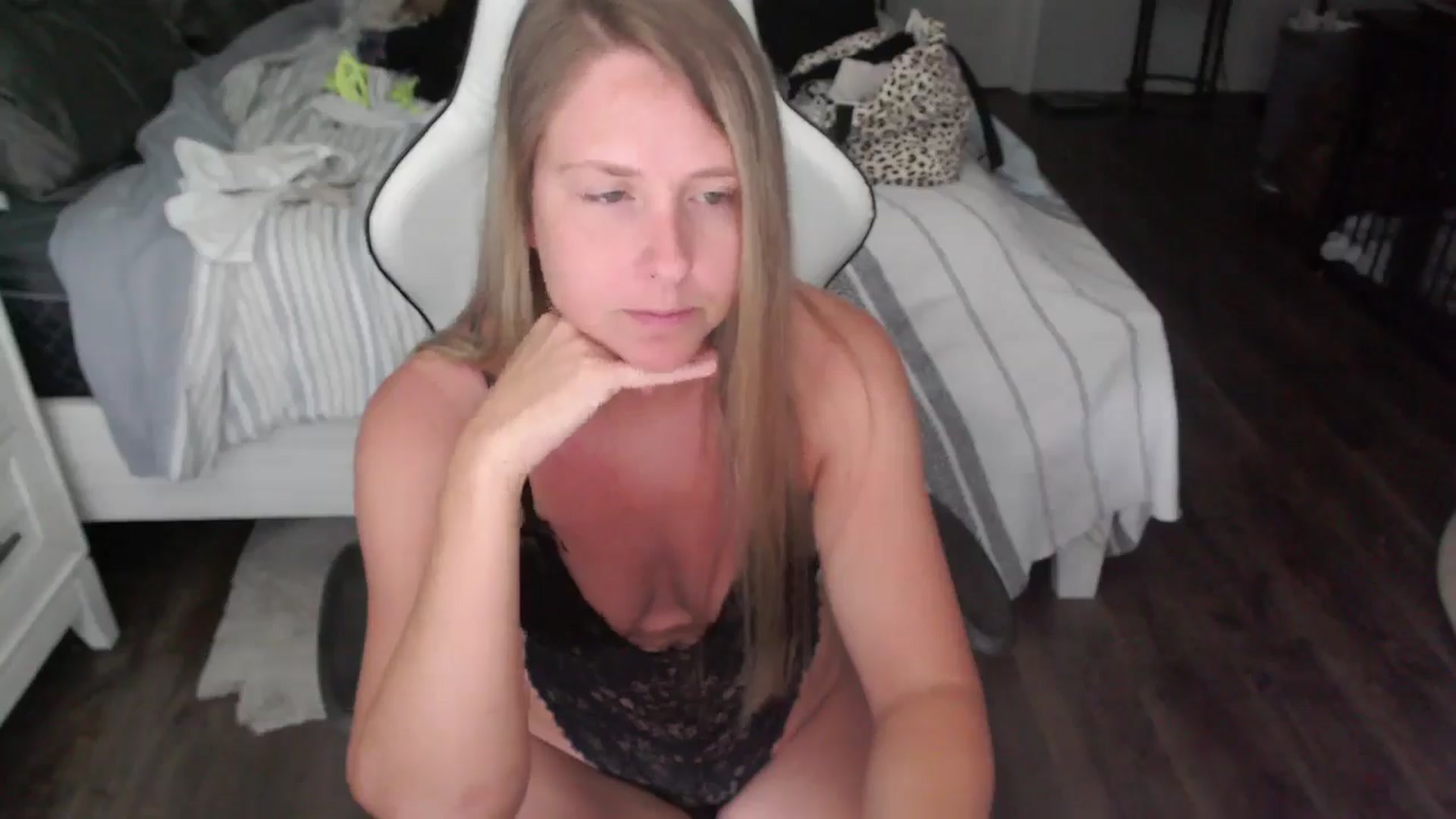 Gallery image thumbnail from ZenZoey's myfreecams stream on, 07/07/2025, 18:43 image 5 of 20