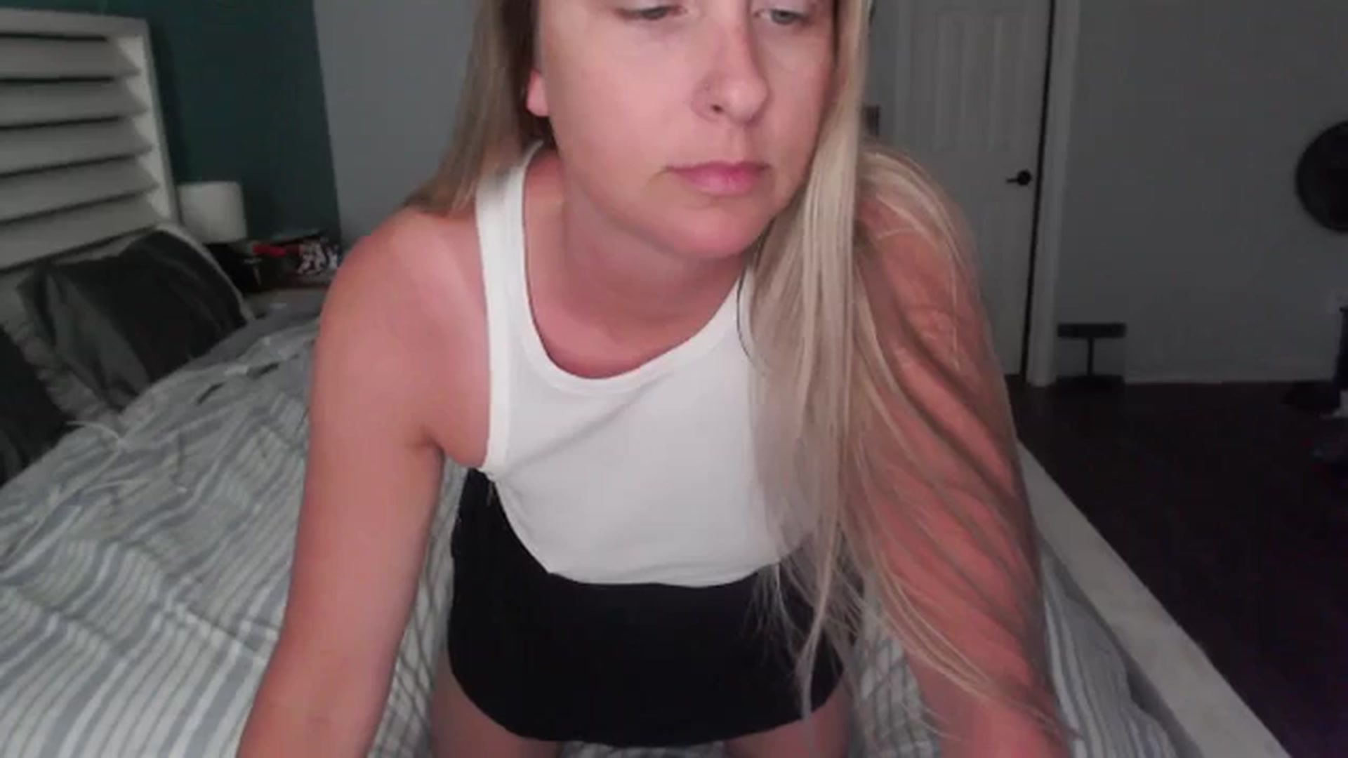 Gallery image thumbnail from ZenZoey's myfreecams stream on, 07/10/2025, 20:31 image 16 of 20