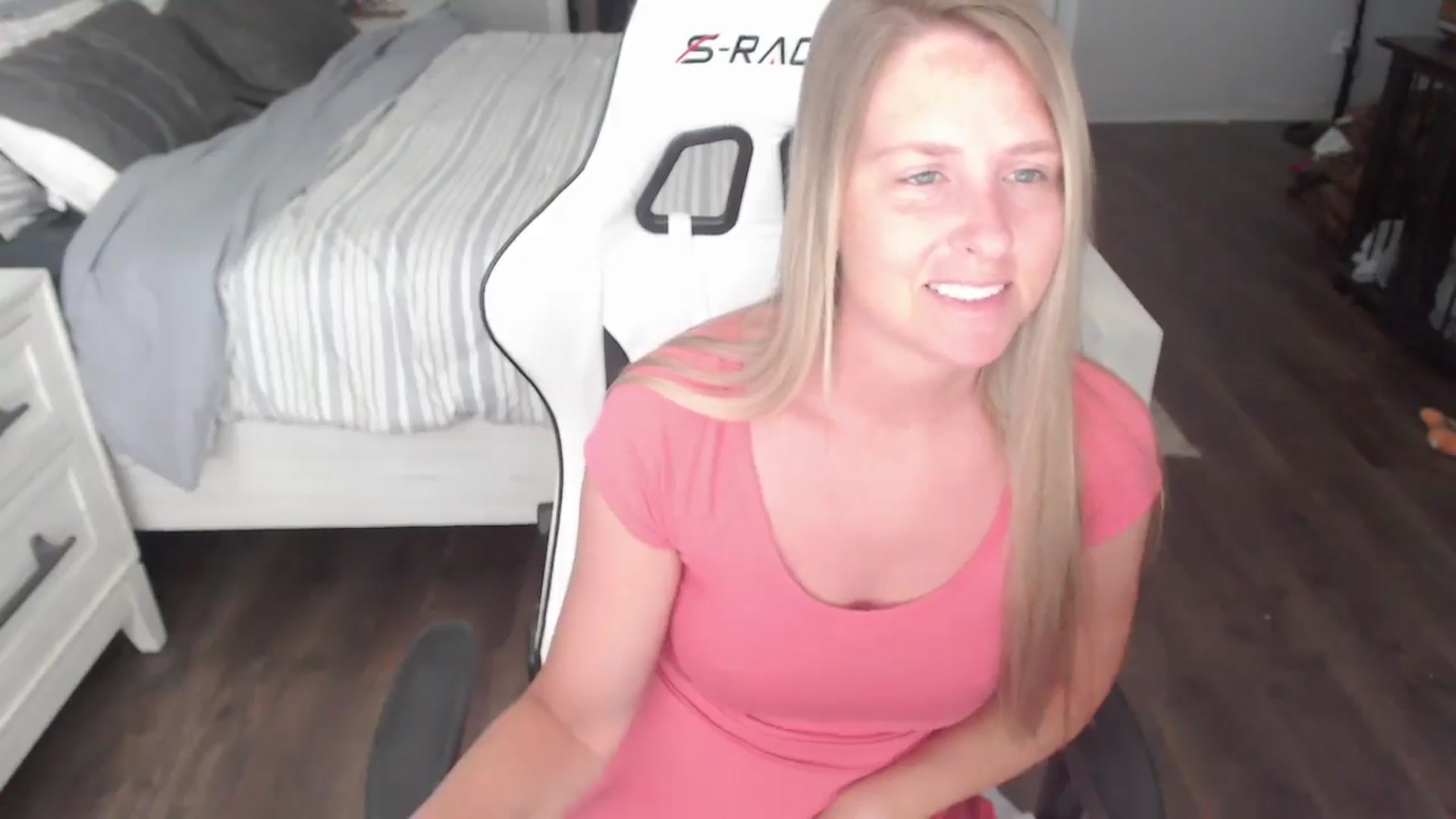 Gallery image thumbnail from ZenZoey's myfreecams stream on, 07/11/2025, 15:58 image 14 of 20