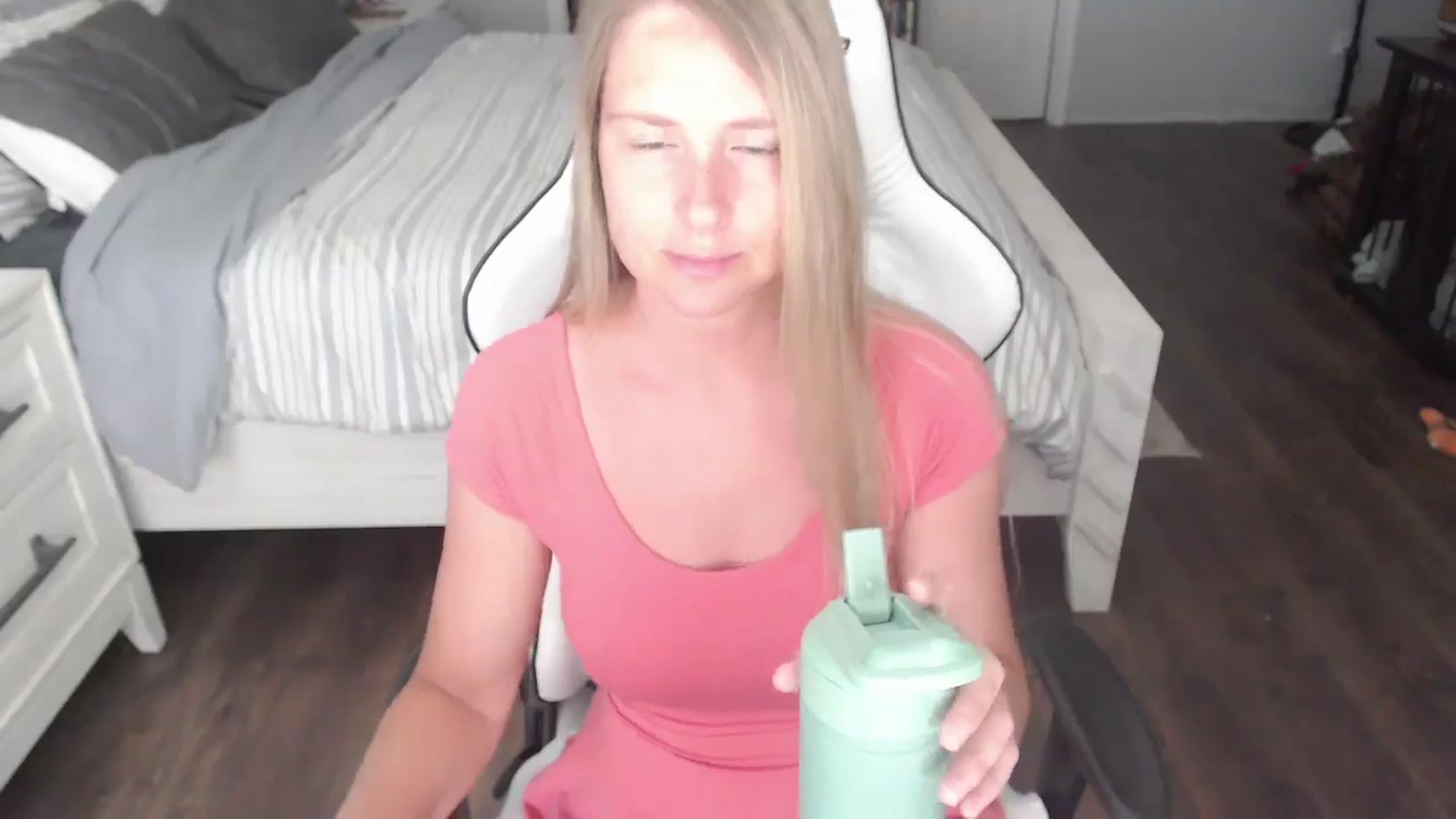 Gallery image thumbnail from ZenZoey's myfreecams stream on, 07/11/2025, 15:58 image 13 of 20