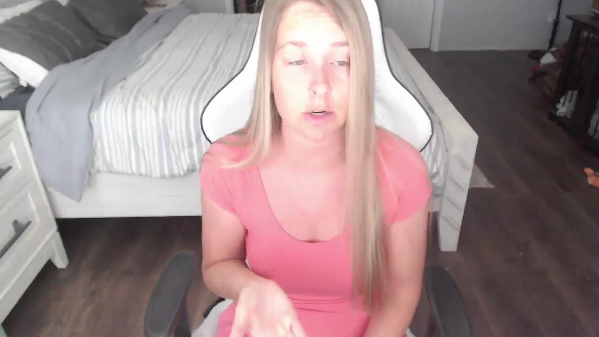 Gallery image thumbnail from ZenZoey's myfreecams stream on, 07/11/2025, 15:58 image 19 of 20