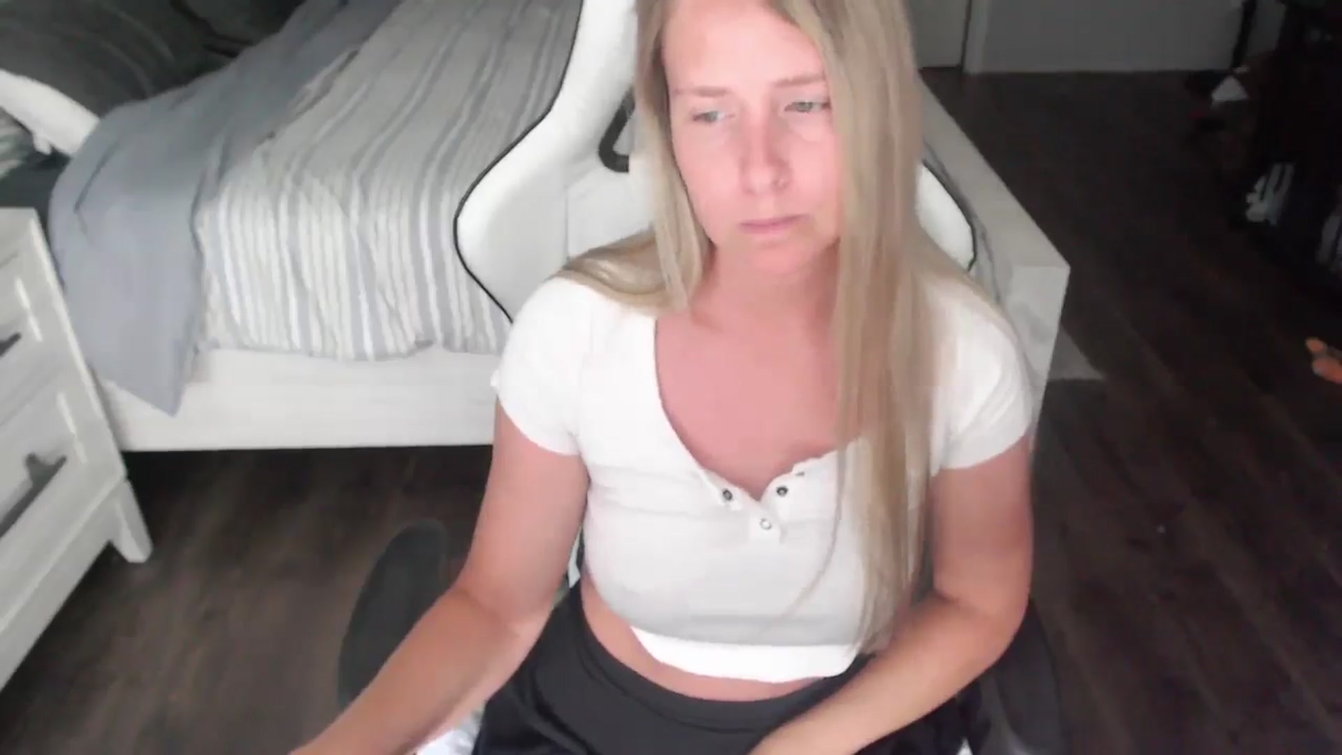 Gallery image thumbnail from ZenZoey's myfreecams stream on, 07/11/2025, 16:49 image 3 of 20
