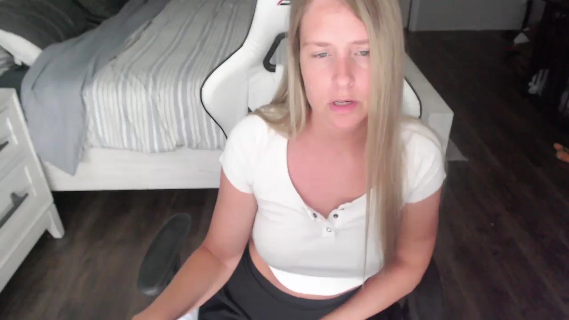 Gallery image thumbnail from ZenZoey's myfreecams stream on, 07/11/2025, 16:49 image 4 of 20