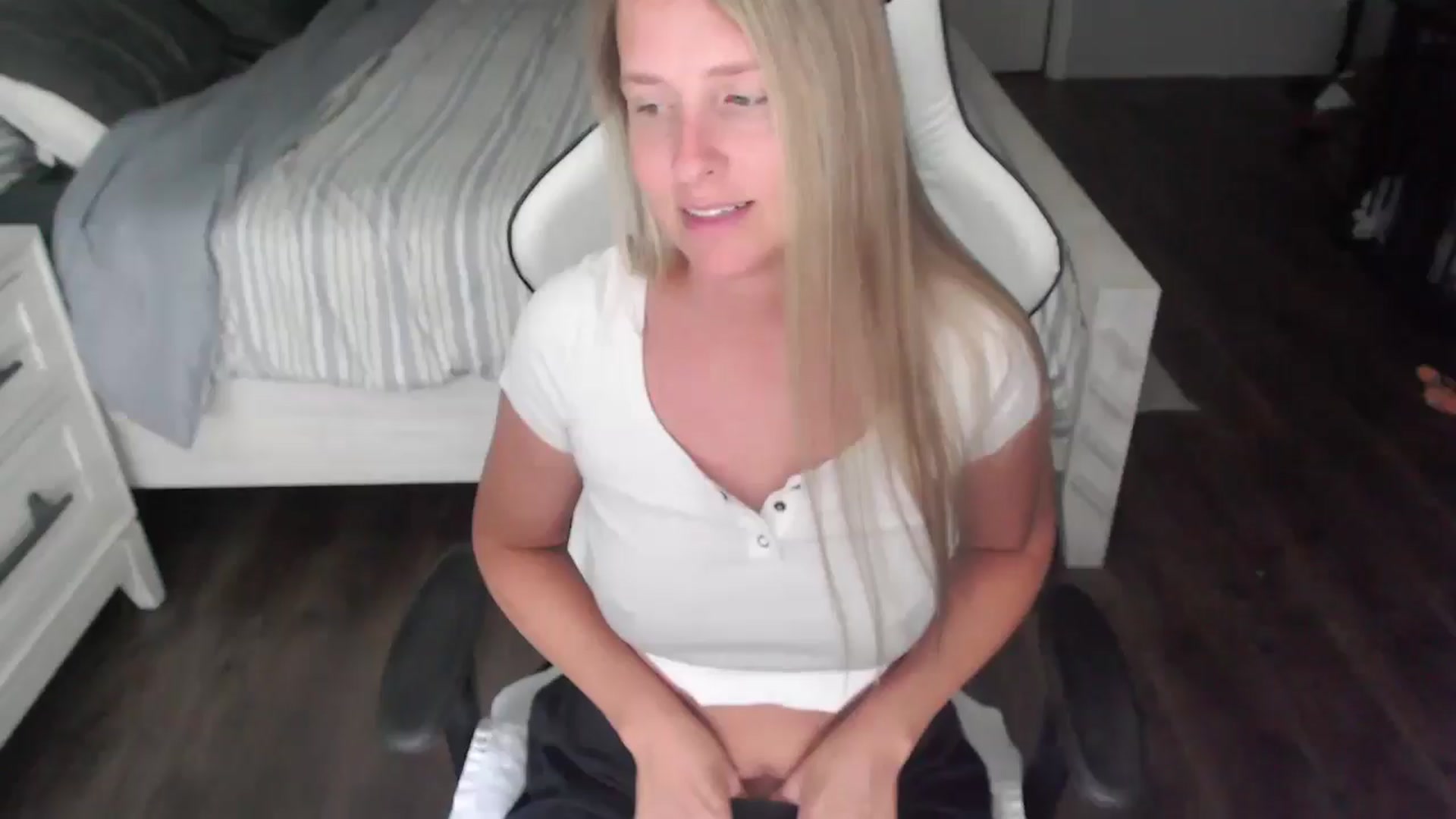 Gallery image thumbnail from ZenZoey's myfreecams stream on, 07/11/2025, 16:49 image 18 of 20