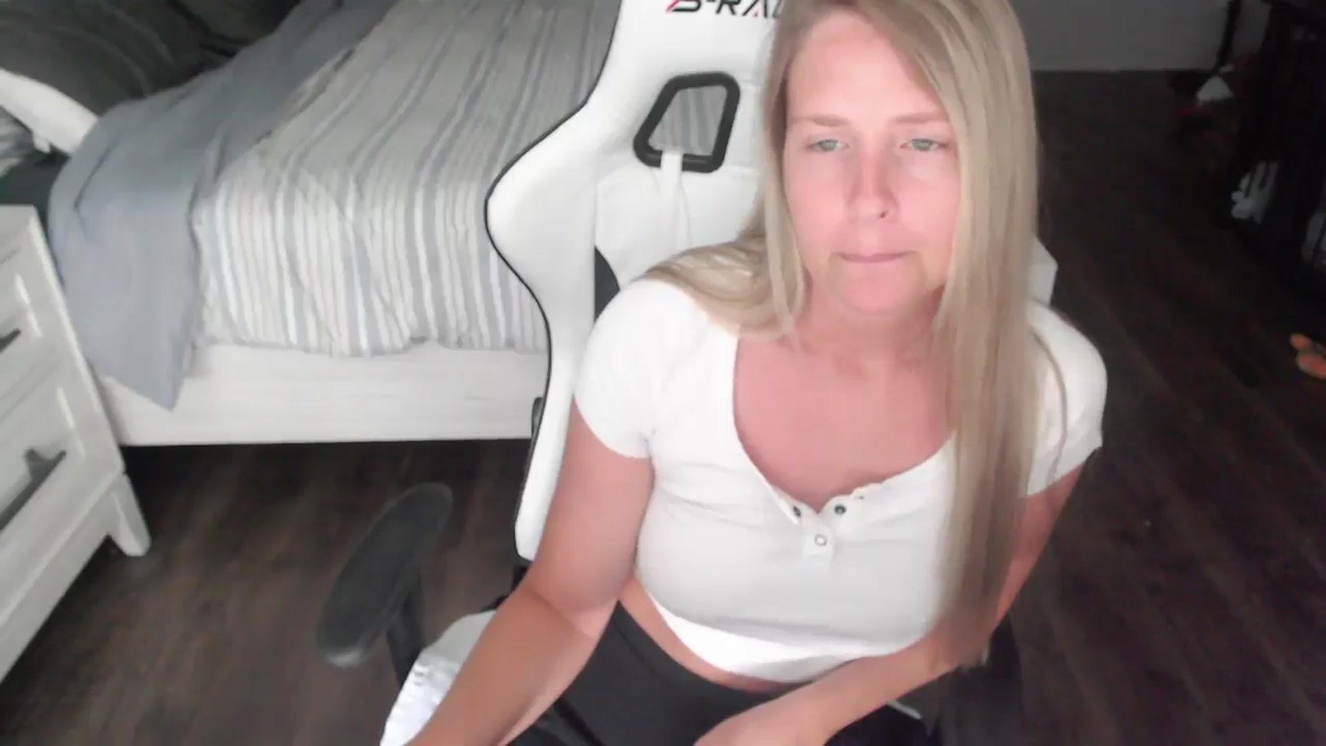 Gallery image thumbnail from ZenZoey's myfreecams stream on, 07/11/2025, 16:49 image 5 of 20