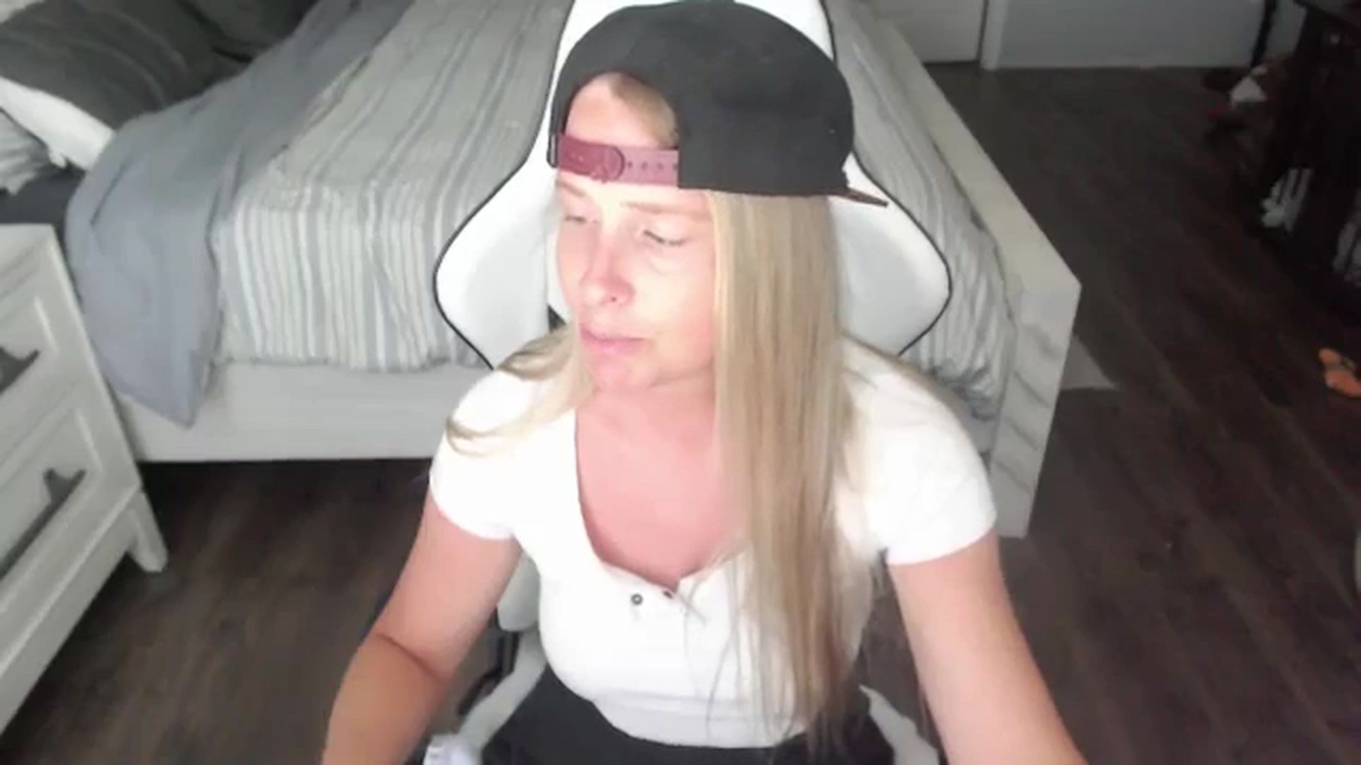 Gallery image thumbnail from ZenZoey's myfreecams stream on, 07/11/2025, 18:14 image 11 of 20