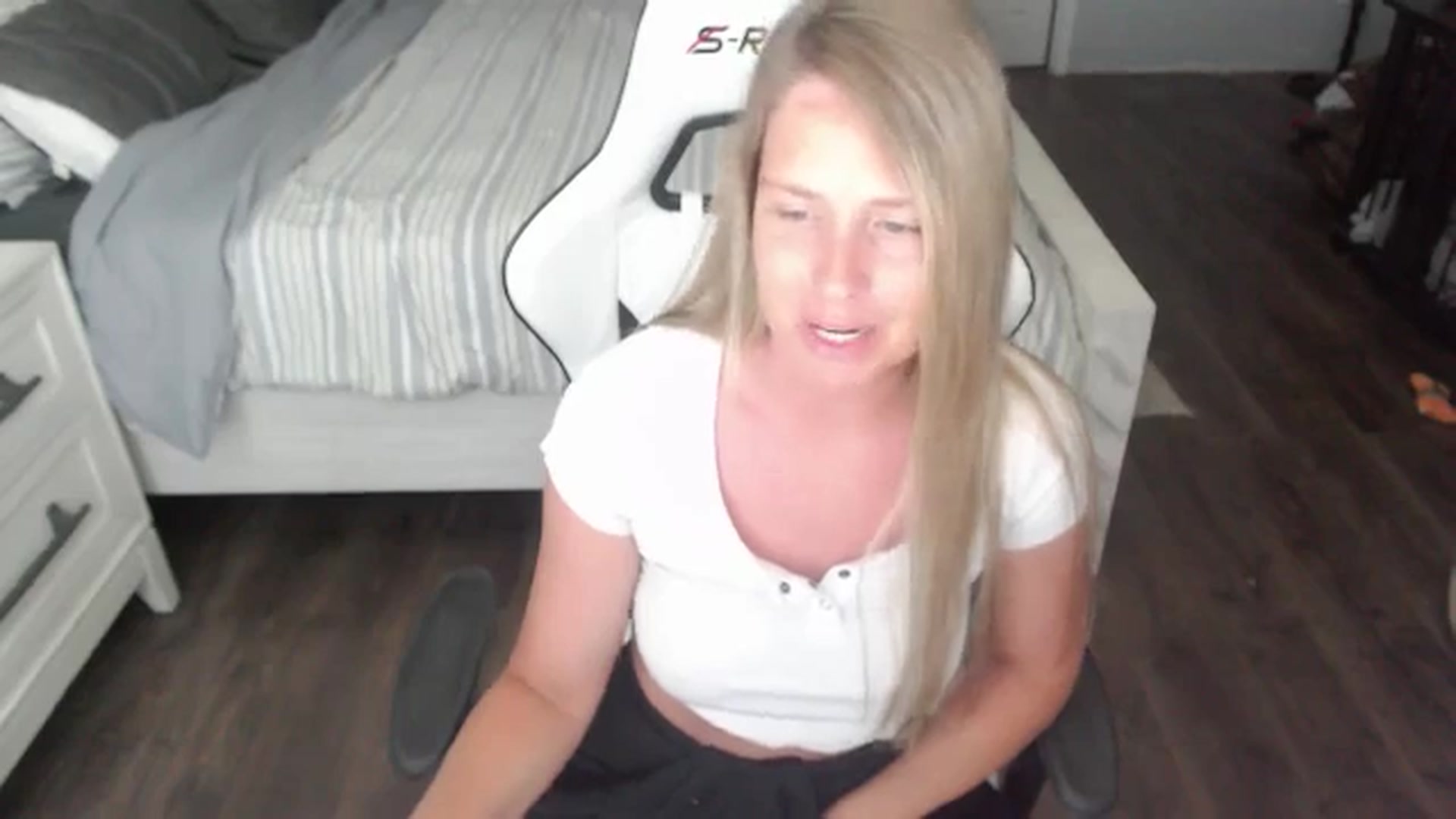 Gallery image thumbnail from ZenZoey's myfreecams stream on, 07/11/2025, 18:14 image 7 of 20