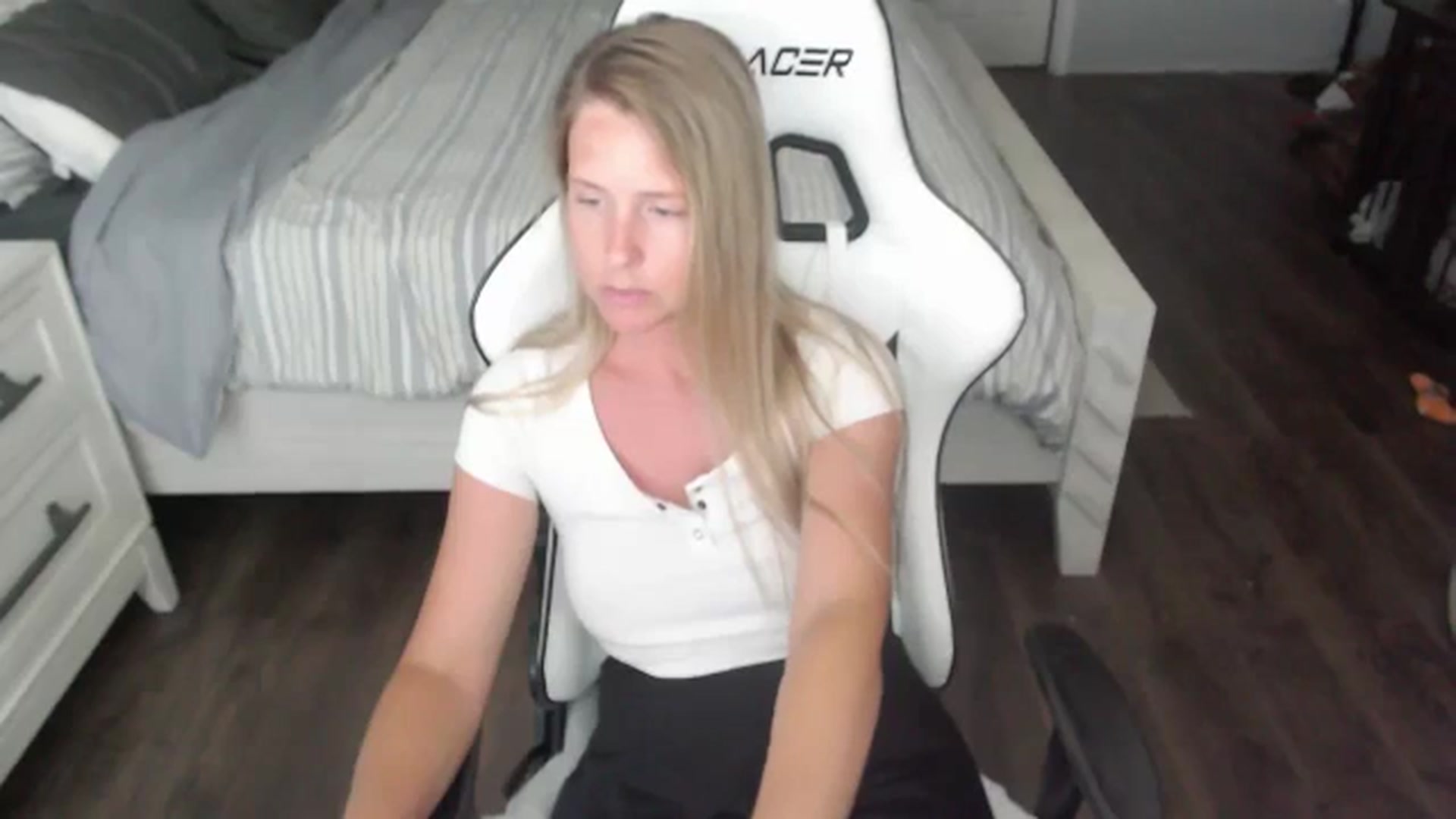 Gallery image thumbnail from ZenZoey's myfreecams stream on, 07/11/2025, 18:14 image 13 of 20