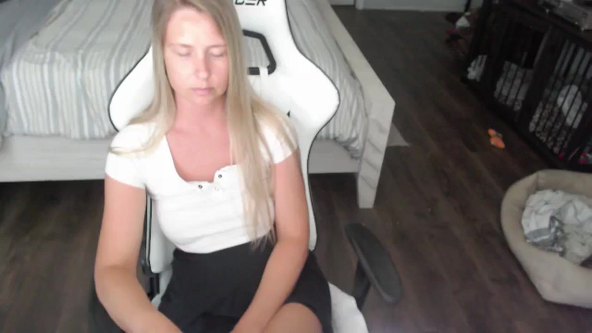 Gallery image thumbnail from ZenZoey's myfreecams stream on, 07/11/2025, 18:14 image 16 of 20