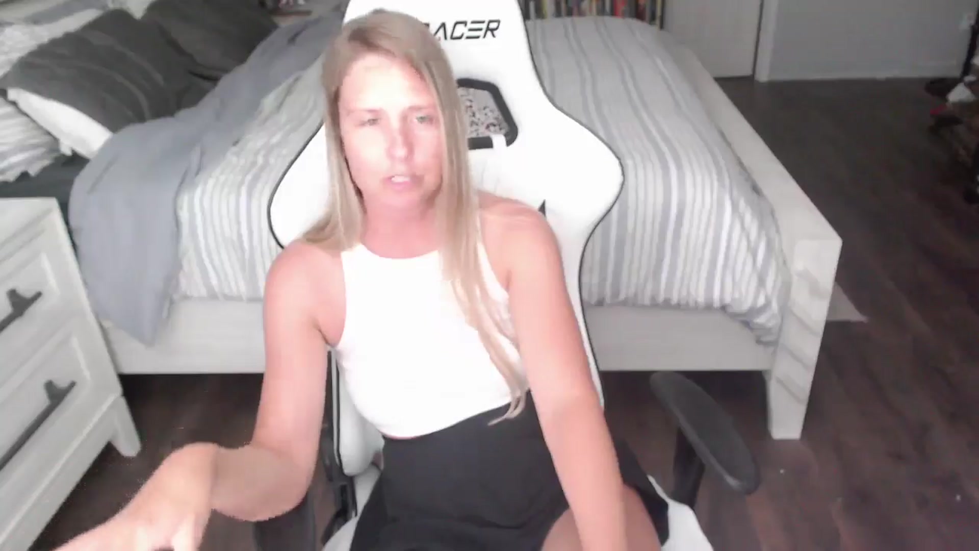 Gallery image thumbnail from ZenZoey's myfreecams stream on, 07/11/2025, 20:51 image 9 of 20