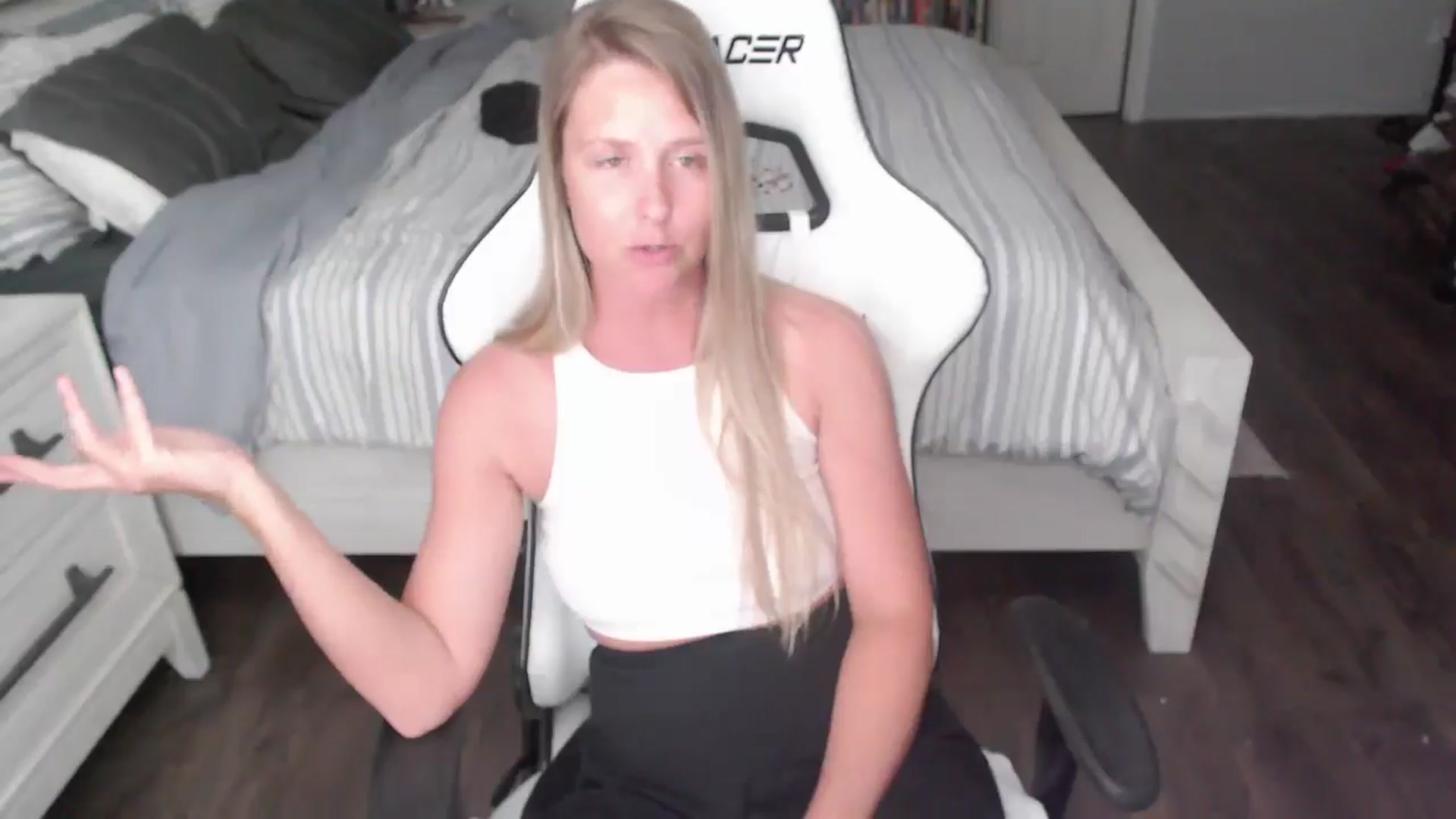 Gallery image thumbnail from ZenZoey's myfreecams stream on, 07/11/2025, 20:51 image 2 of 20