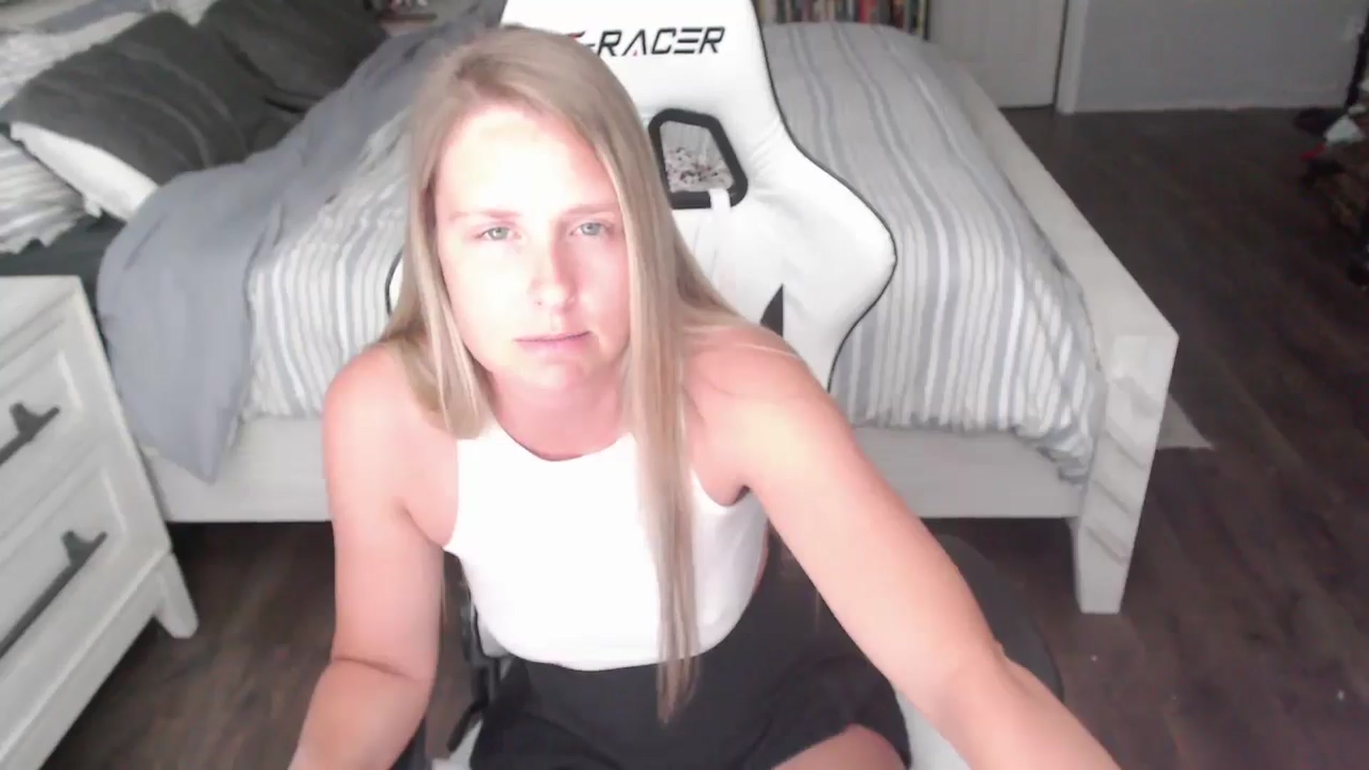 Gallery image thumbnail from ZenZoey's myfreecams stream on, 07/11/2025, 20:51 image 10 of 20